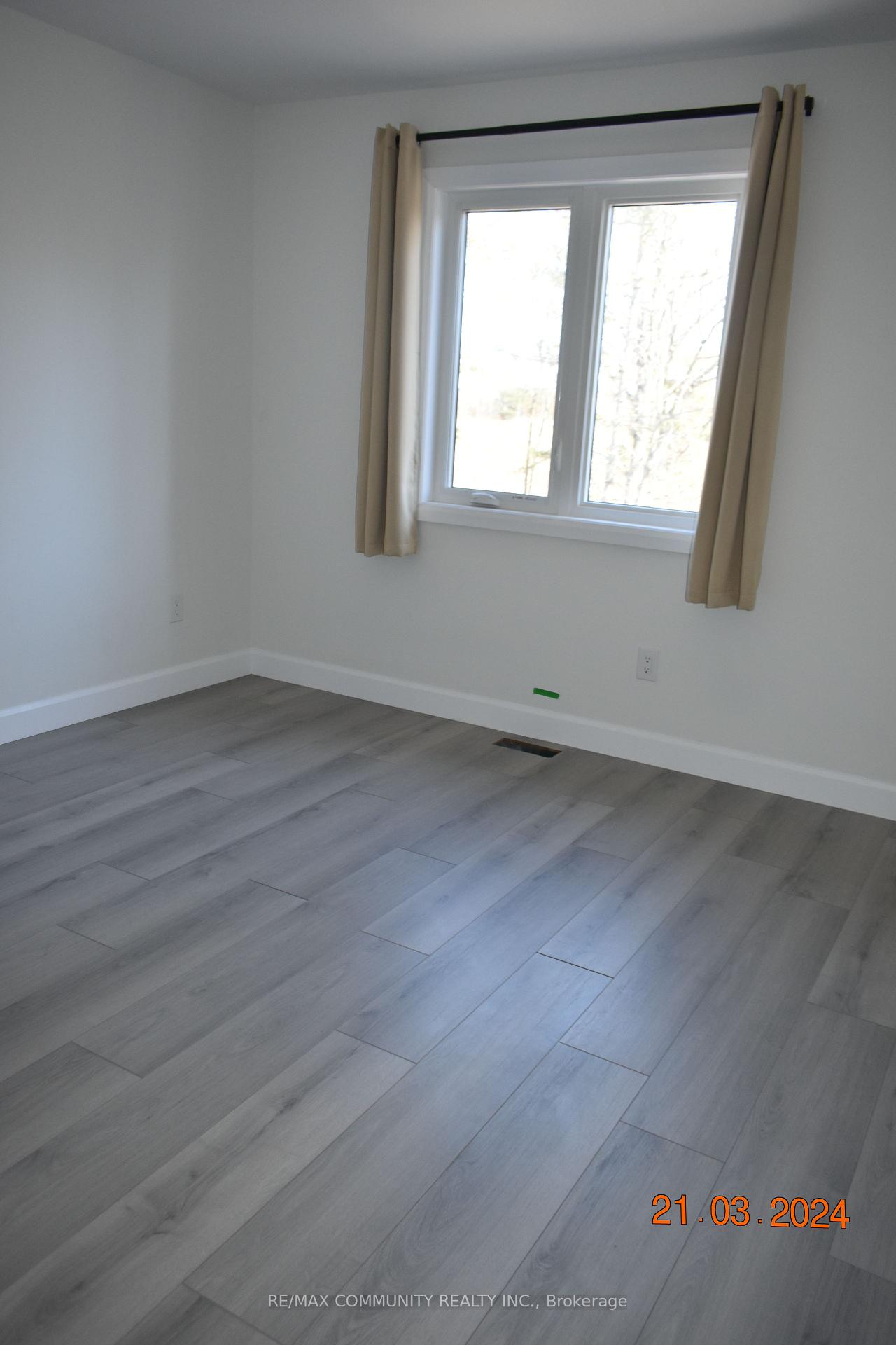 Photo 8 of 319 Pratt Drive, Loyalist, Amherstview — HOMEH