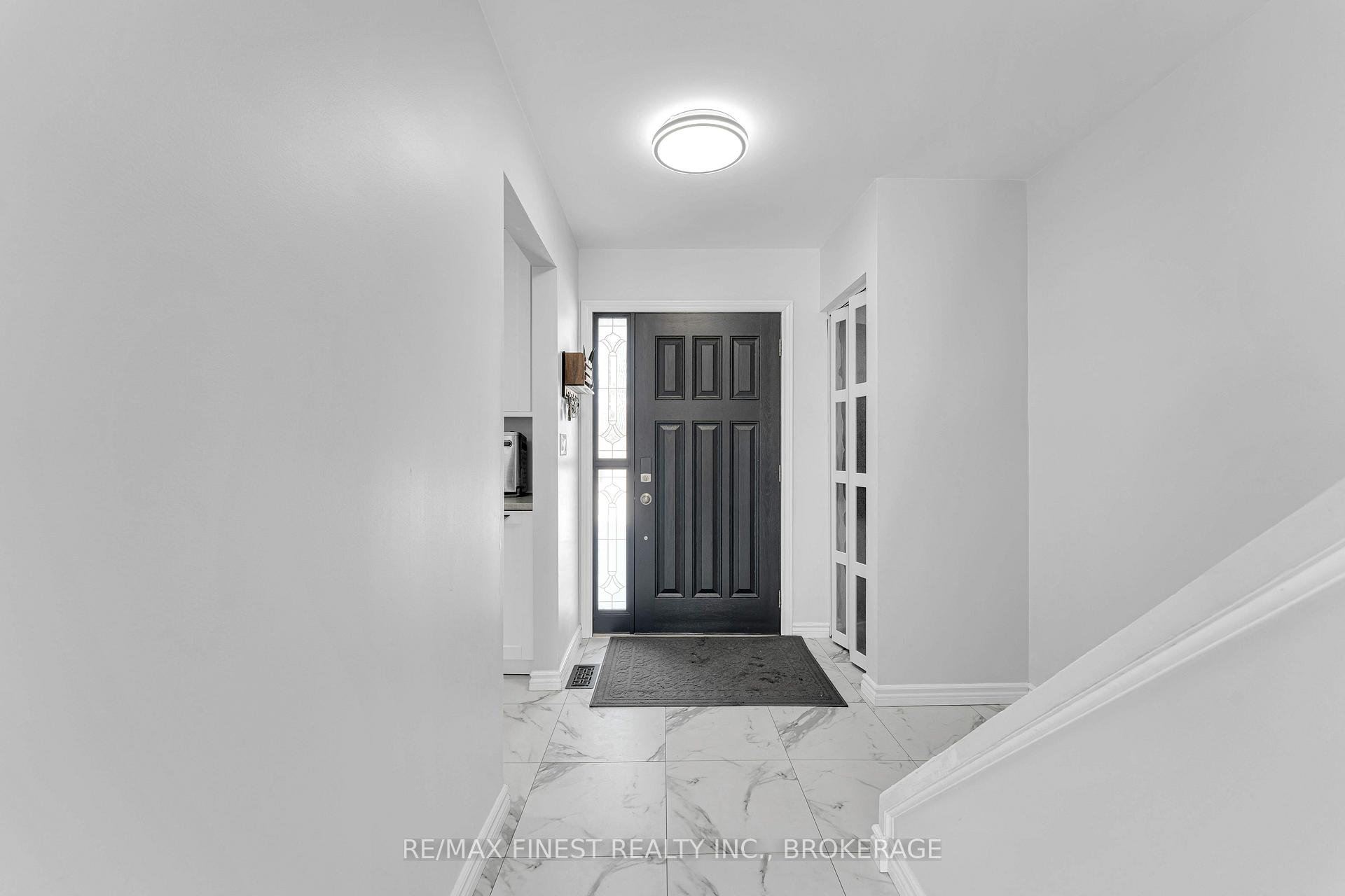 Photo 5 of 852 Larchwood Crescent, Kingston, City Northwest — HOMEH