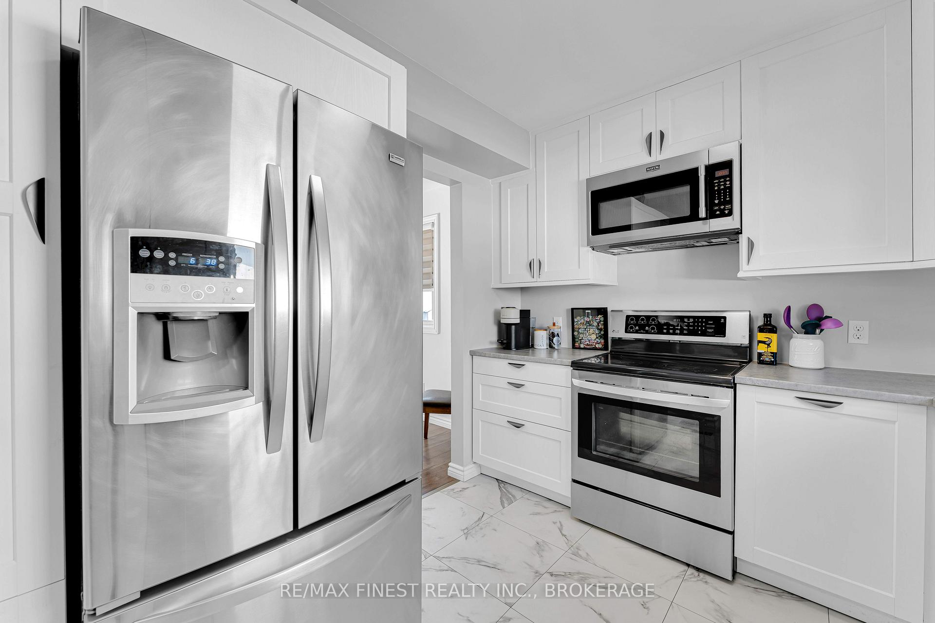 Photo 9 of 852 Larchwood Crescent, Kingston, City Northwest — HOMEH