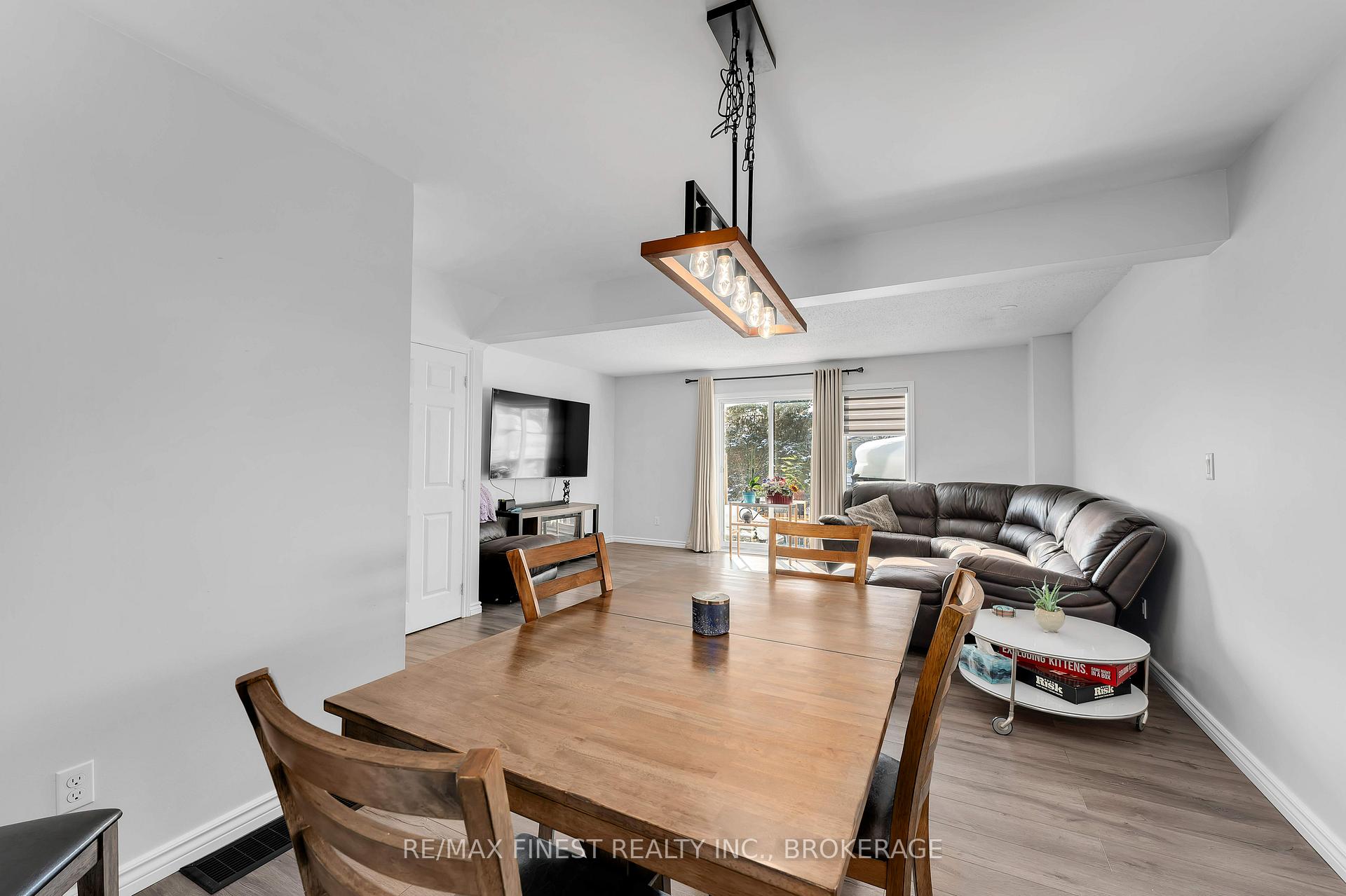 Photo 13 of 852 Larchwood Crescent, Kingston, City Northwest — HOMEH