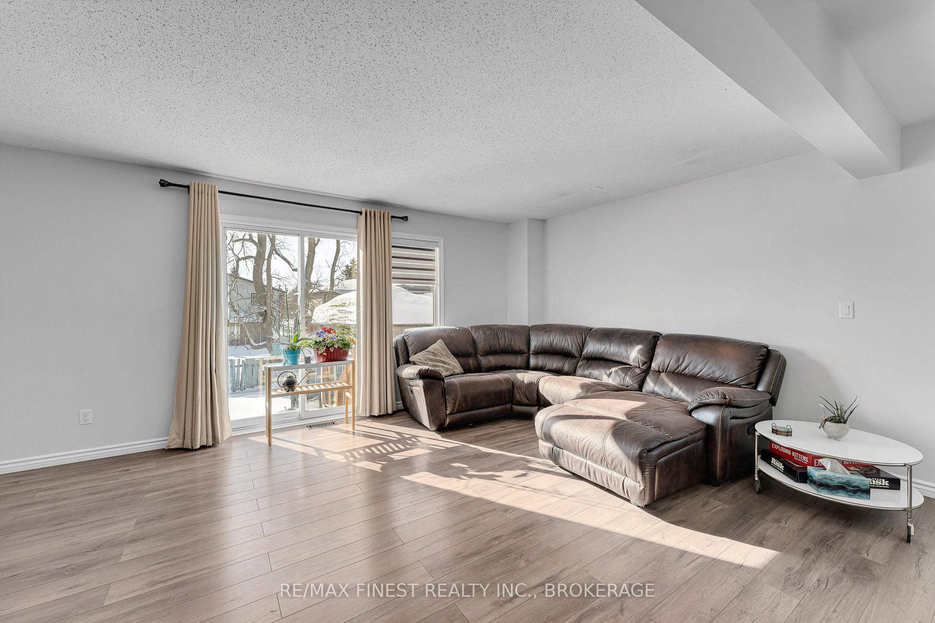 Photo 15 of 852 Larchwood Crescent, Kingston, City Northwest — HOMEH