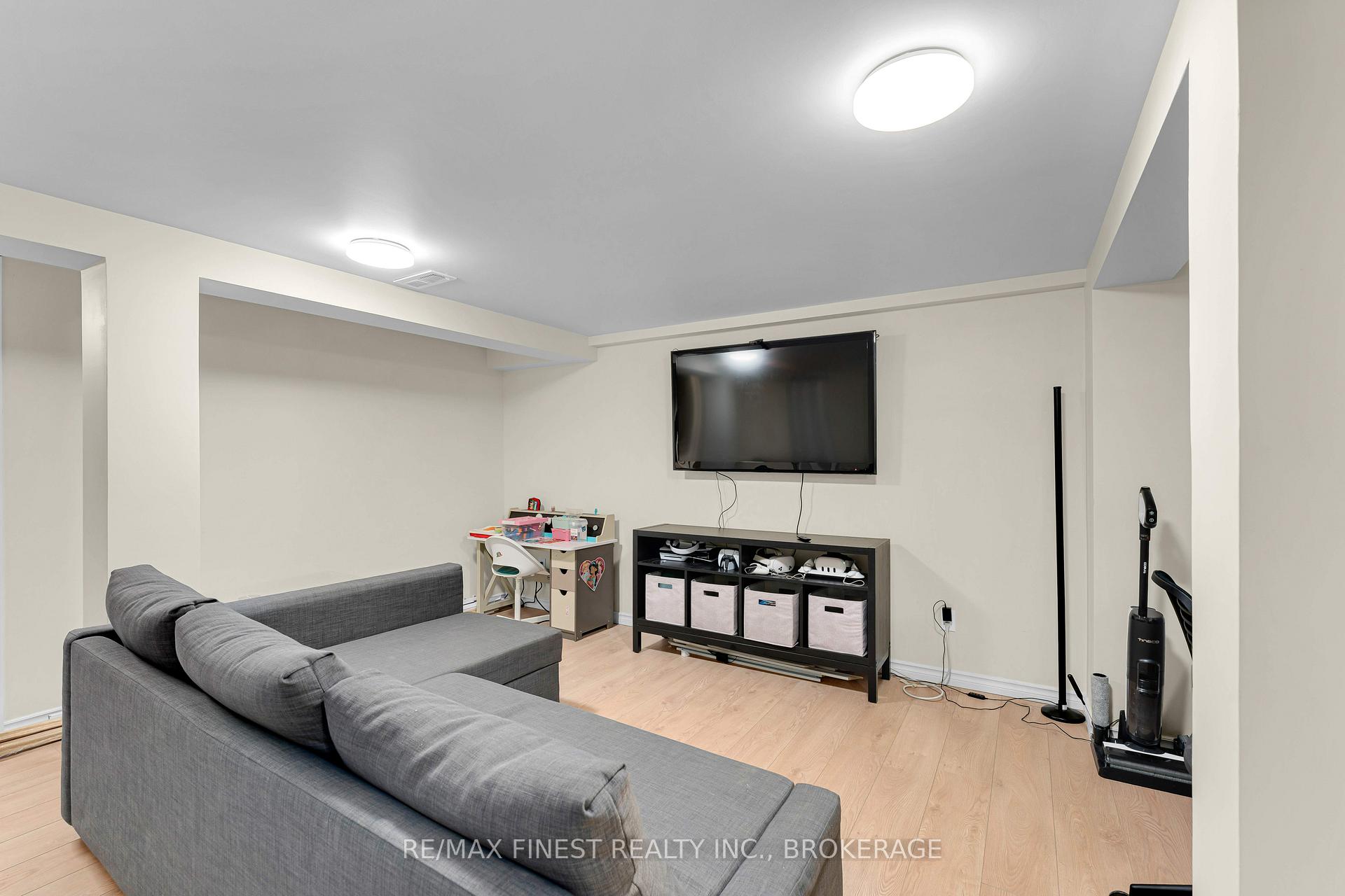 Photo 28 of 852 Larchwood Crescent, Kingston, City Northwest — HOMEH
