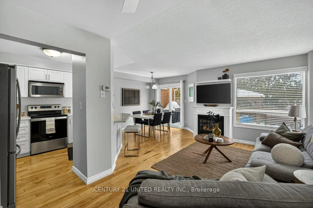 Photo 3 of 1780 Woodgate Trail, Oshawa, Samac — HOMEH