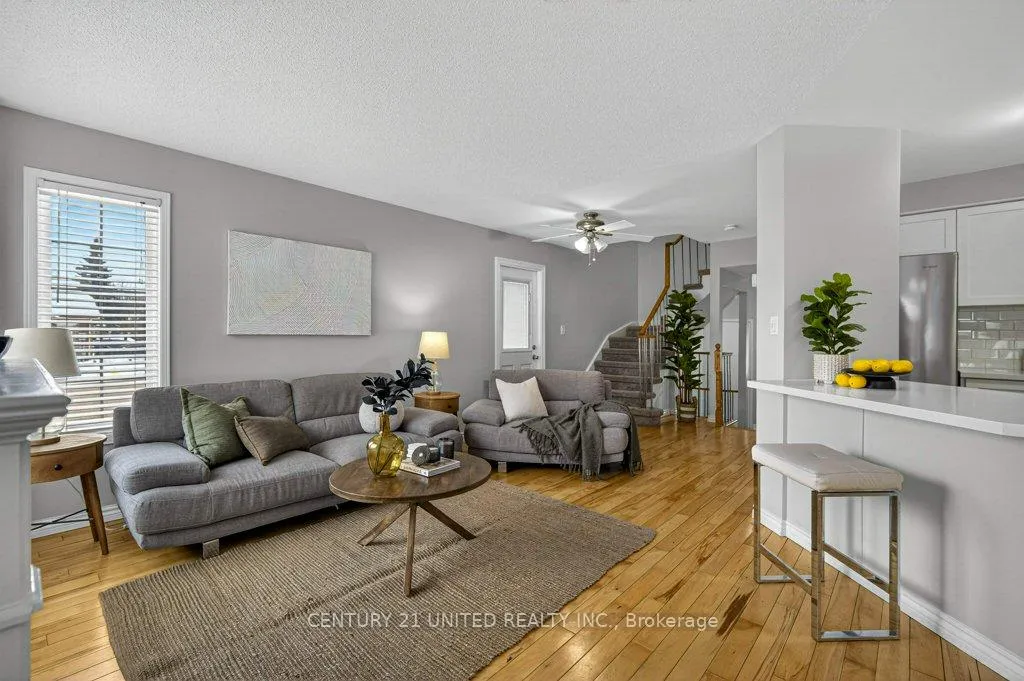 Photo 4 of 1780 Woodgate Trail, Oshawa, Samac — HOMEH