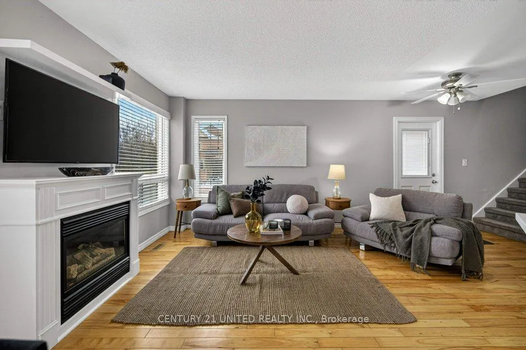 Photo 5 of 1780 Woodgate Trail, Oshawa, Samac — HOMEH