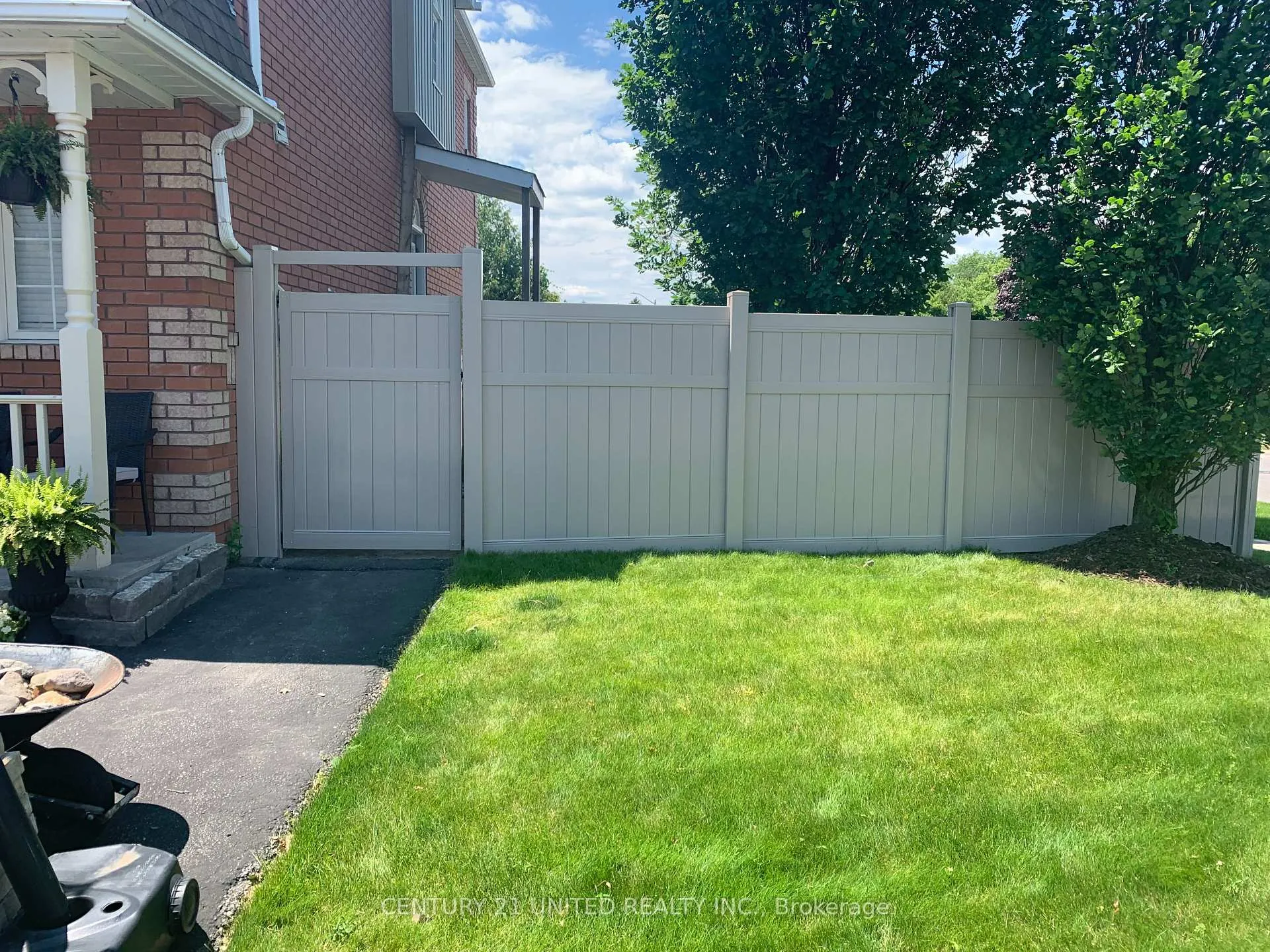 Photo 14 of 1780 Woodgate Trail, Oshawa, Samac — HOMEH