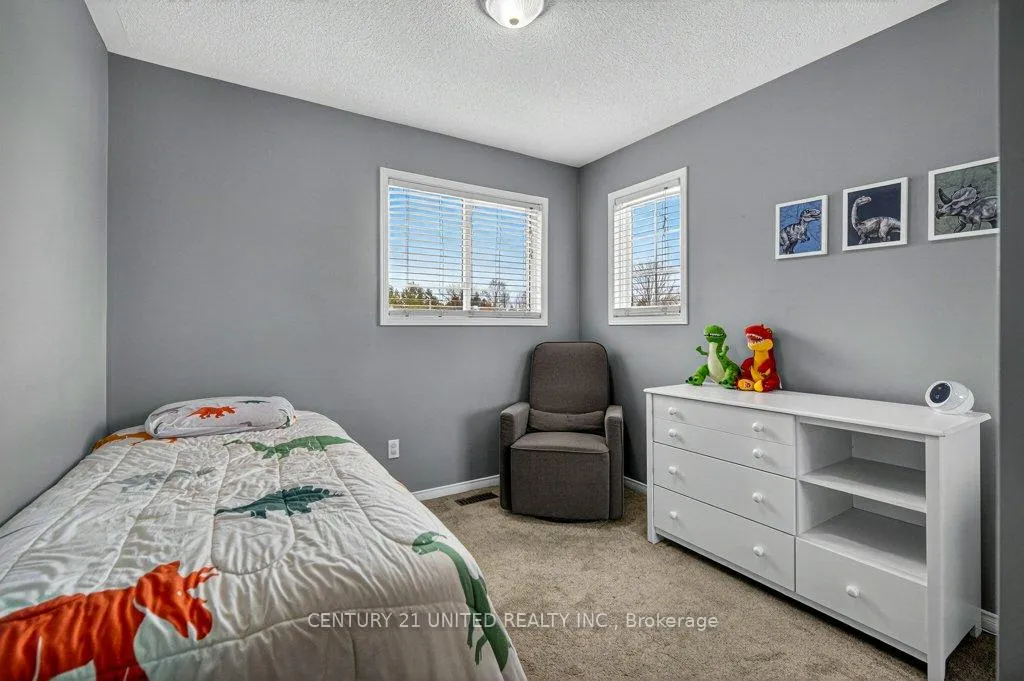 Photo 24 of 1780 Woodgate Trail, Oshawa, Samac — HOMEH