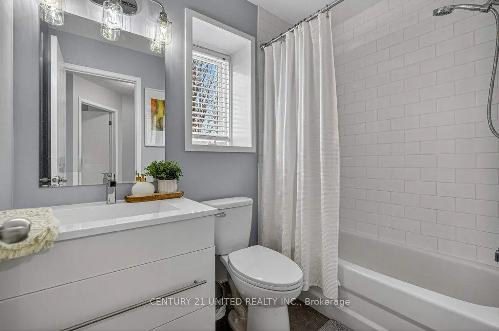 Photo 25 of 1780 Woodgate Trail, Oshawa, Samac — HOMEH
