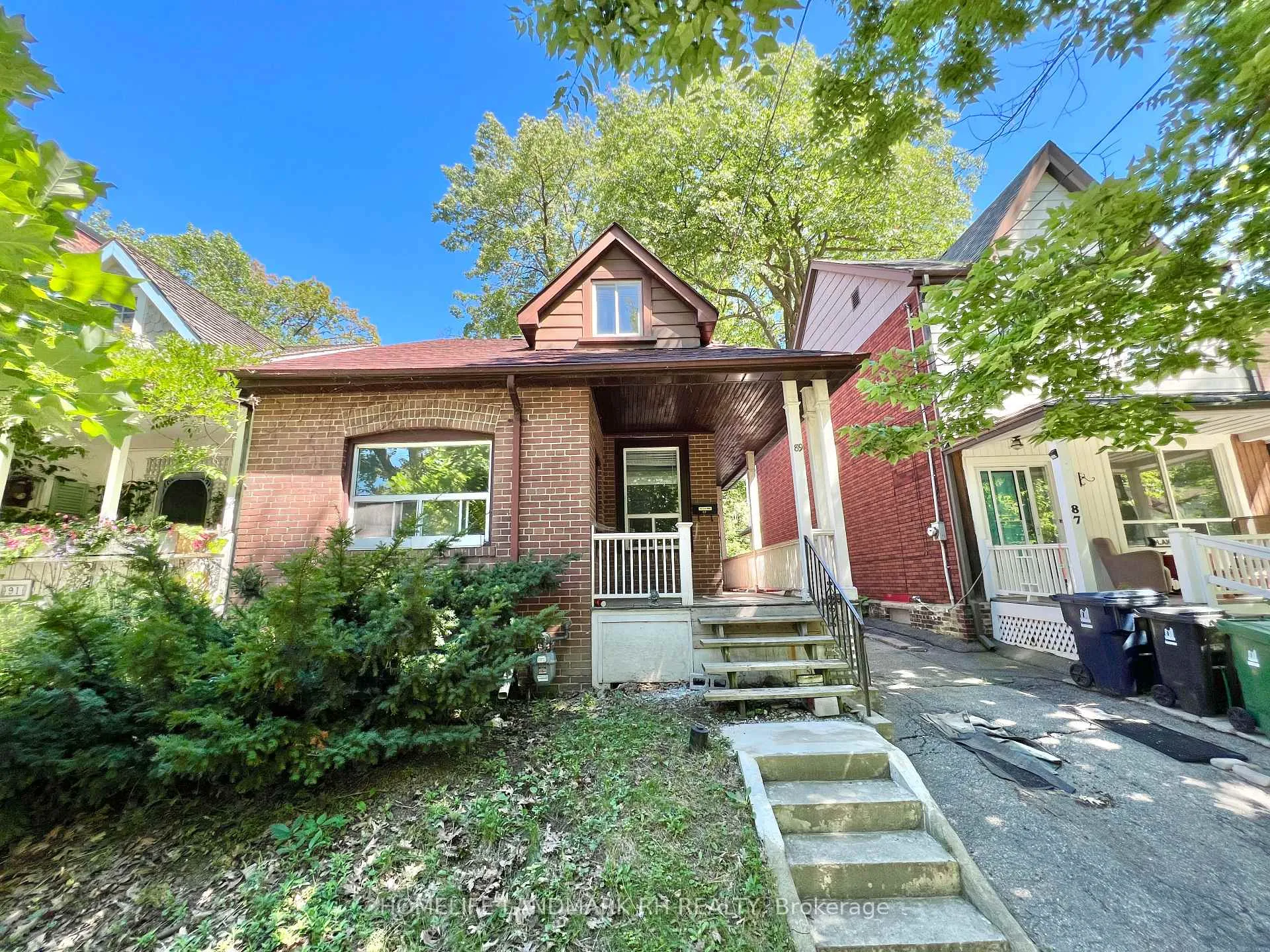 Photo 3 of 89 Waverley Road, Toronto, The Beaches — HOMEH