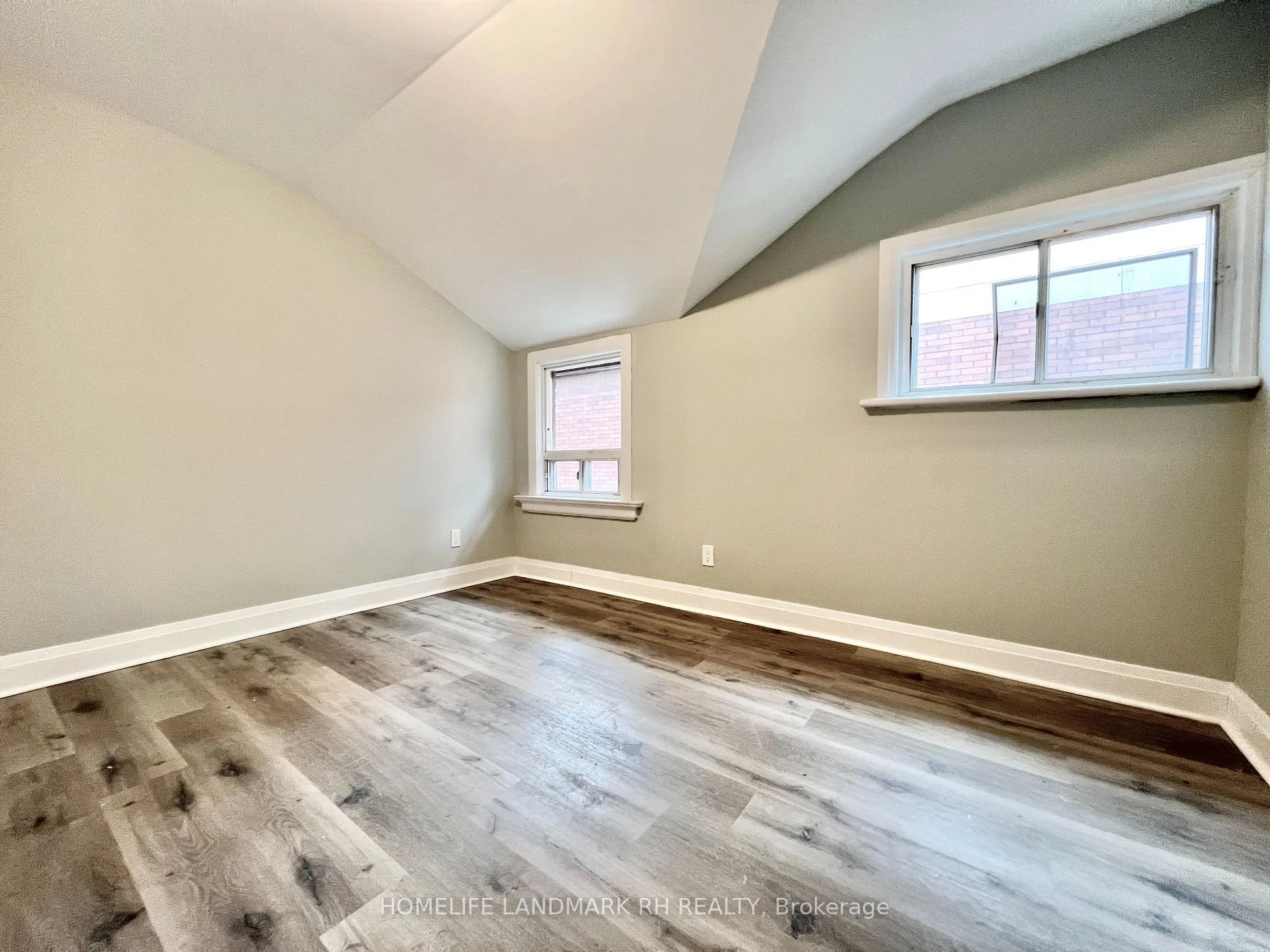 Photo 15 of 89 Waverley Road, Toronto, The Beaches — HOMEH