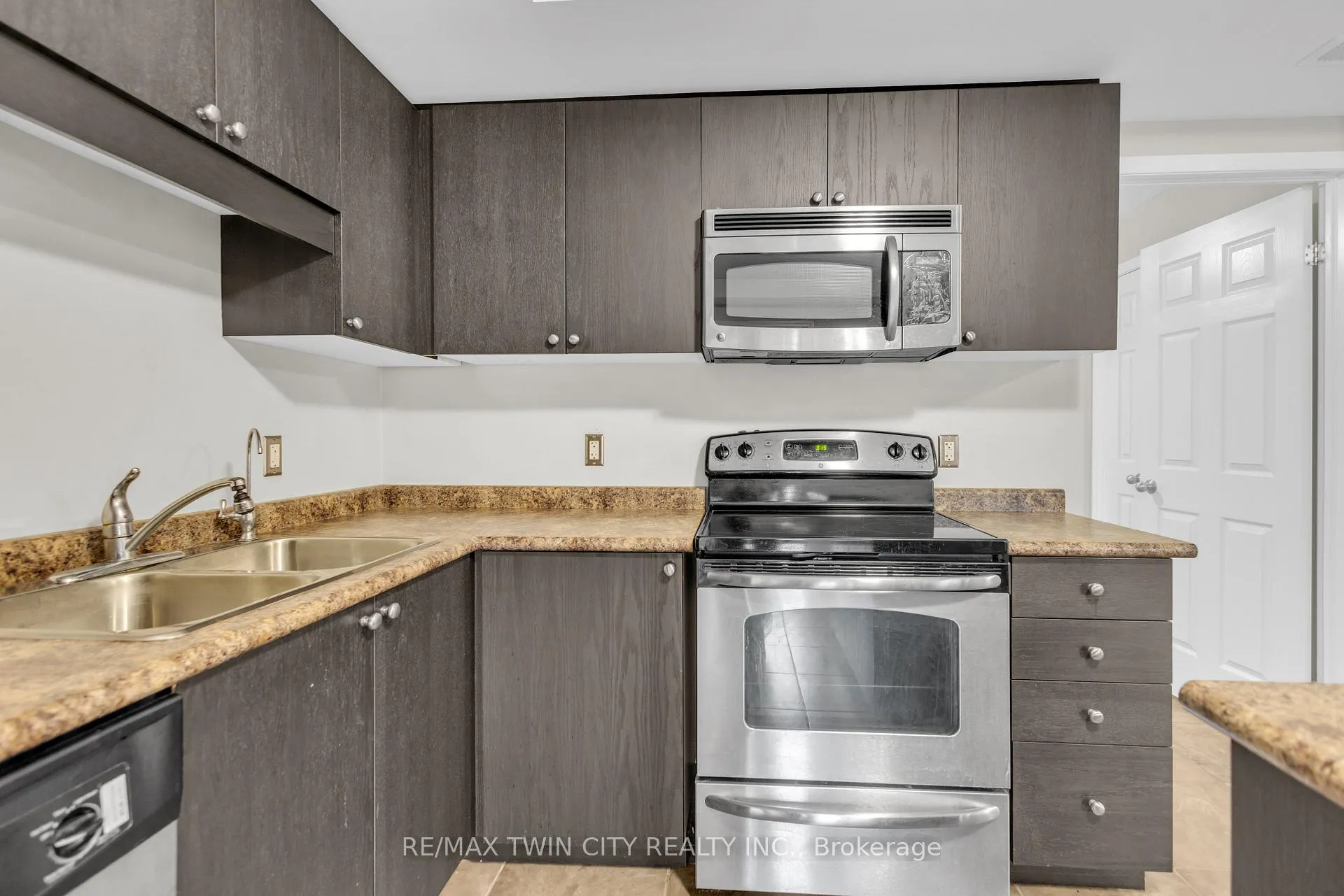 Photo 5 of Unit 6C, 1460 Highland Road W, Kitchener — HOMEH