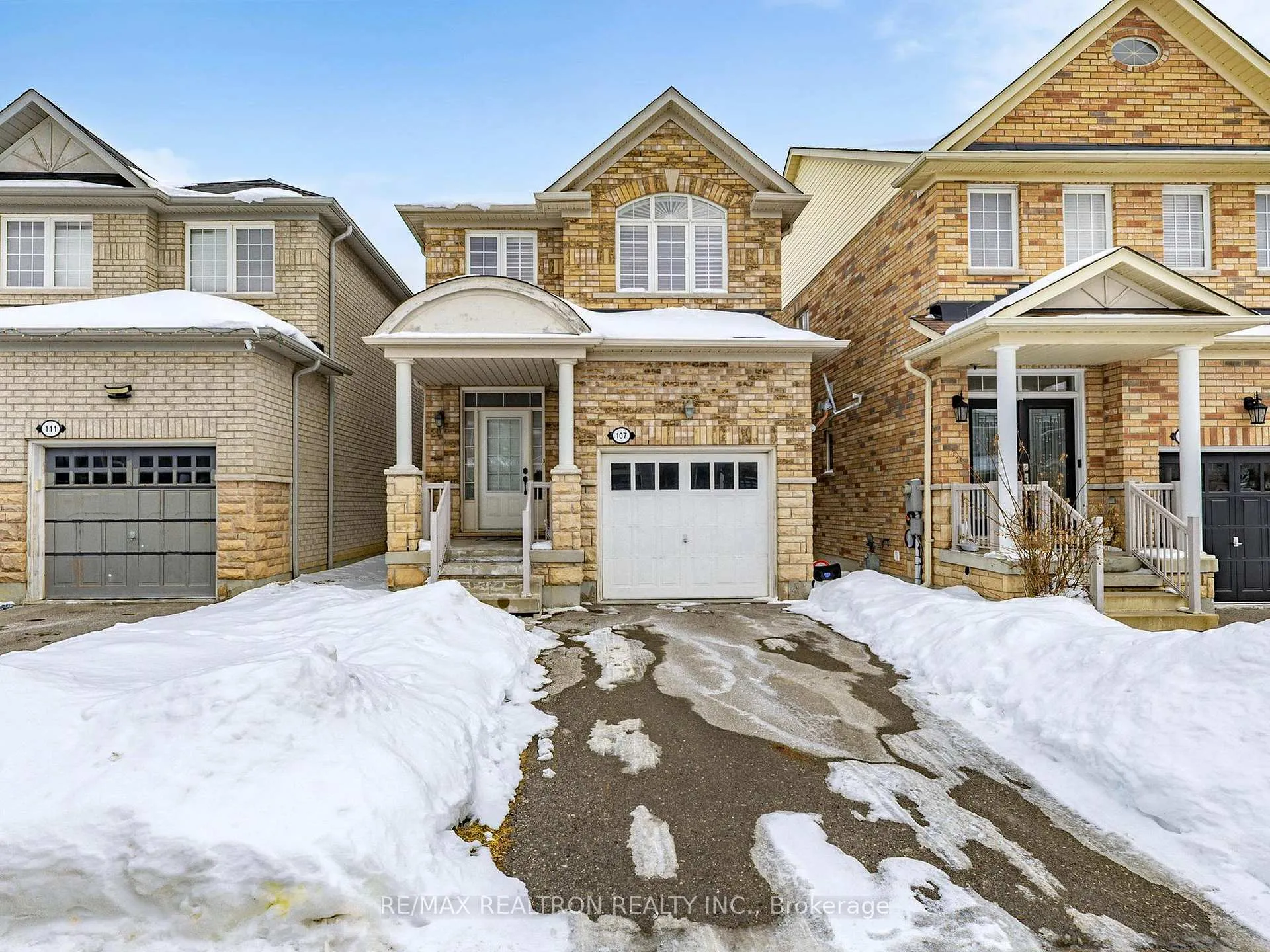 Photo 2 of 107 Boticelli Way, Vaughan, Vellore Village — HOMEH