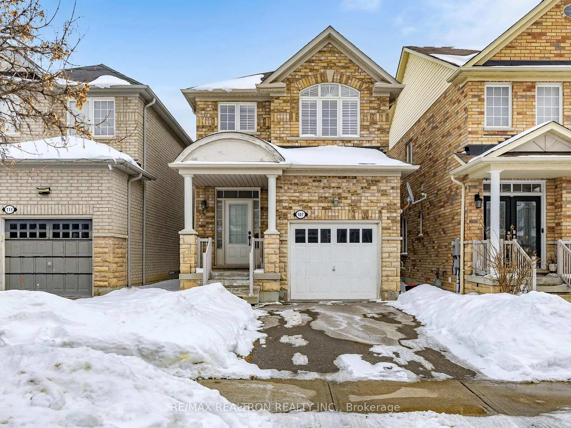 Photo 3 of 107 Boticelli Way, Vaughan, Vellore Village — HOMEH