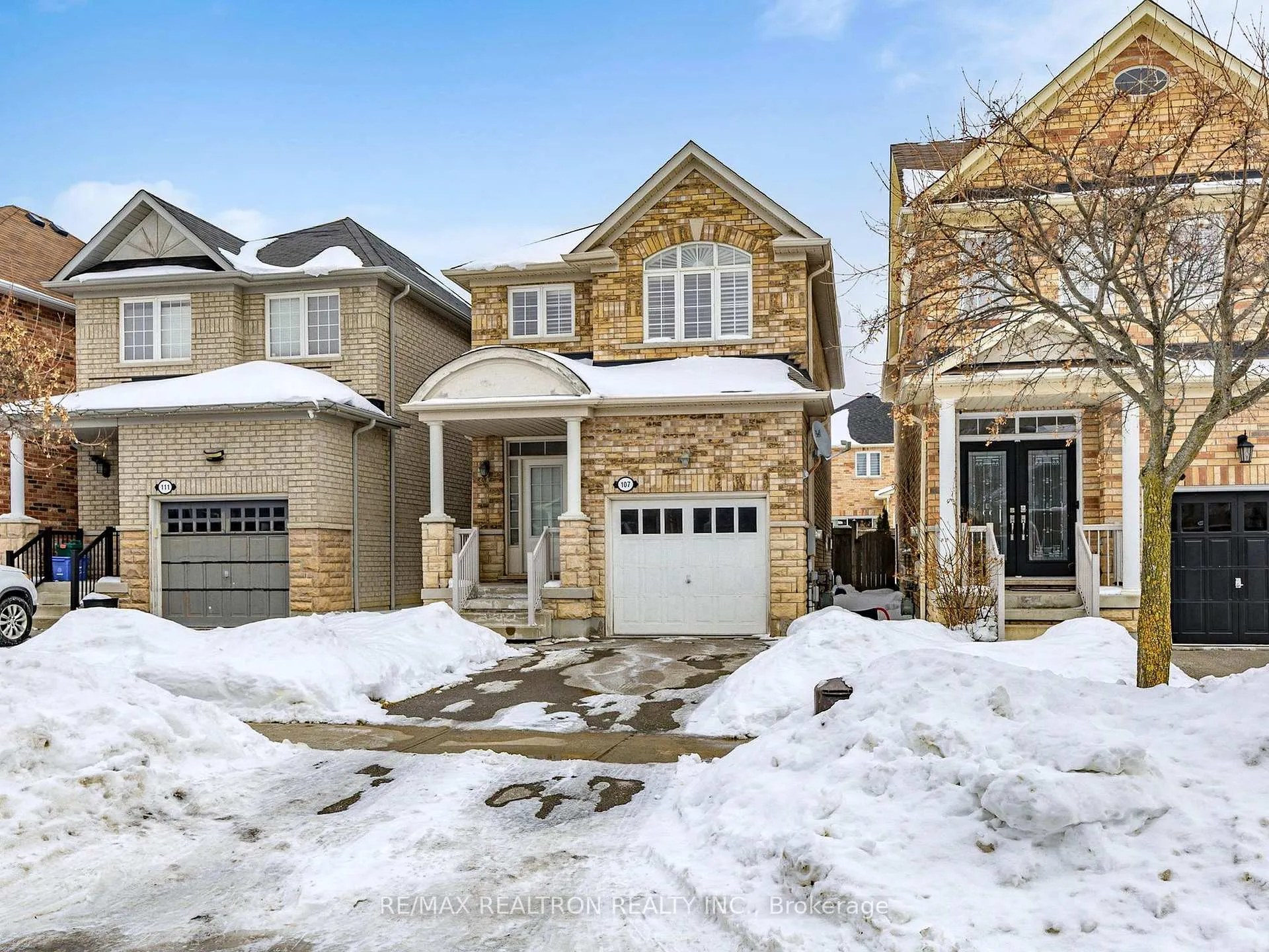 Photo 4 of 107 Boticelli Way, Vaughan, Vellore Village — HOMEH