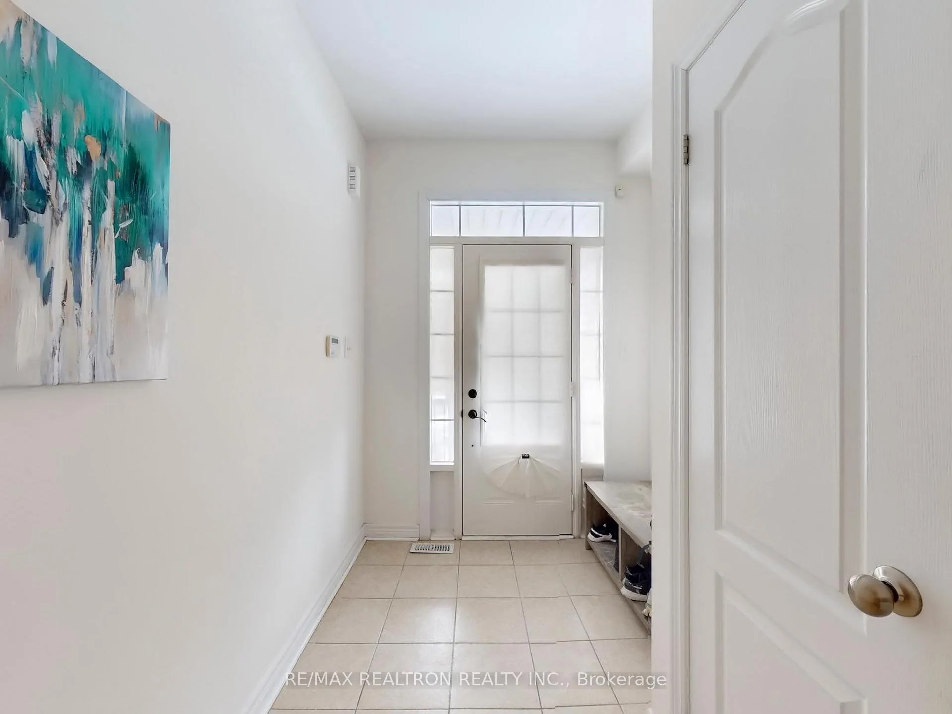 Photo 6 of 107 Boticelli Way, Vaughan, Vellore Village — HOMEH