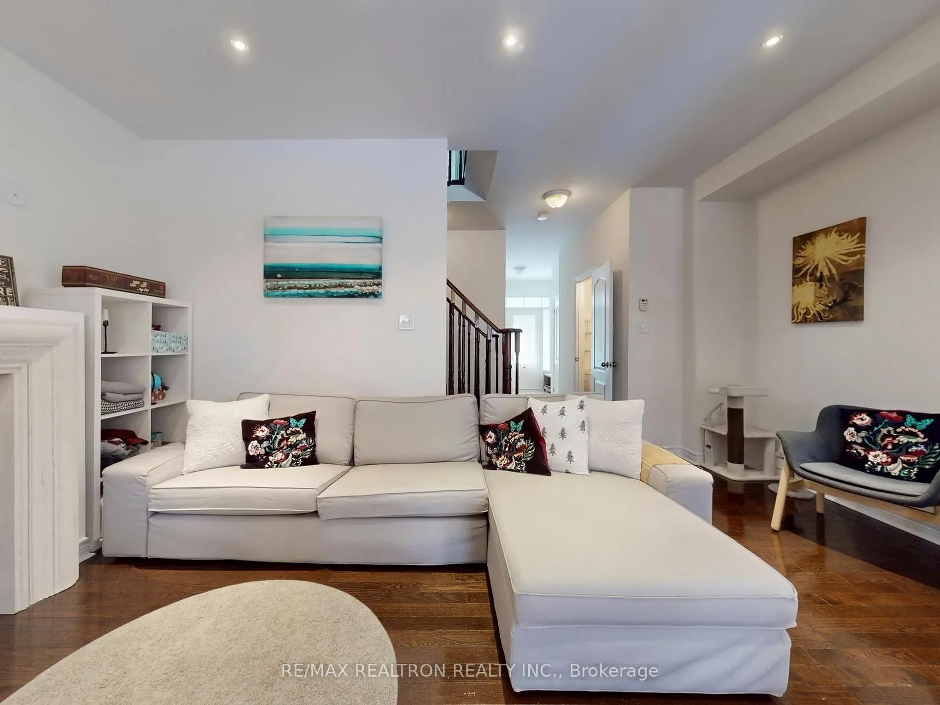 Photo 10 of 107 Boticelli Way, Vaughan, Vellore Village — HOMEH