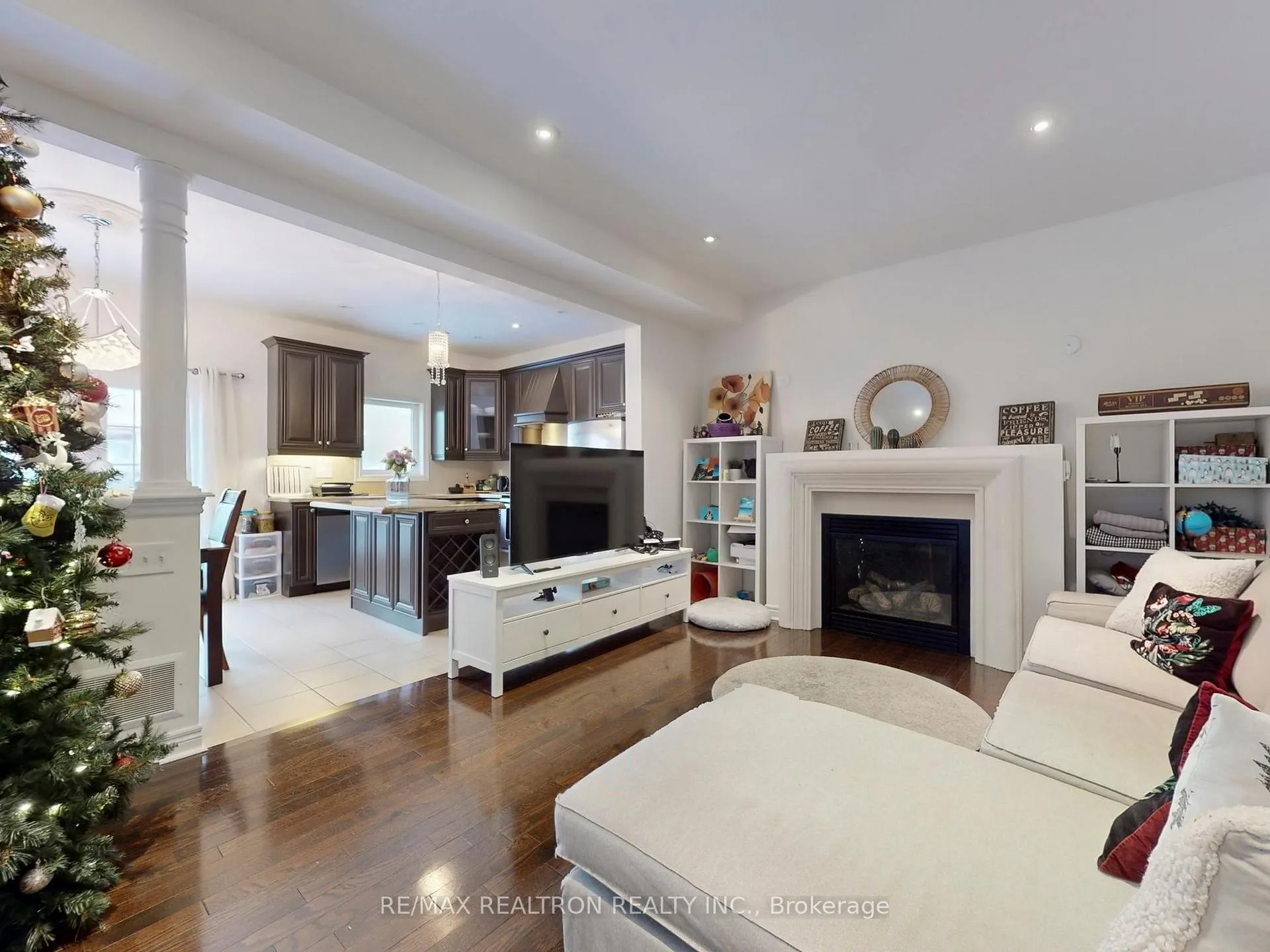 Photo 11 of 107 Boticelli Way, Vaughan, Vellore Village — HOMEH