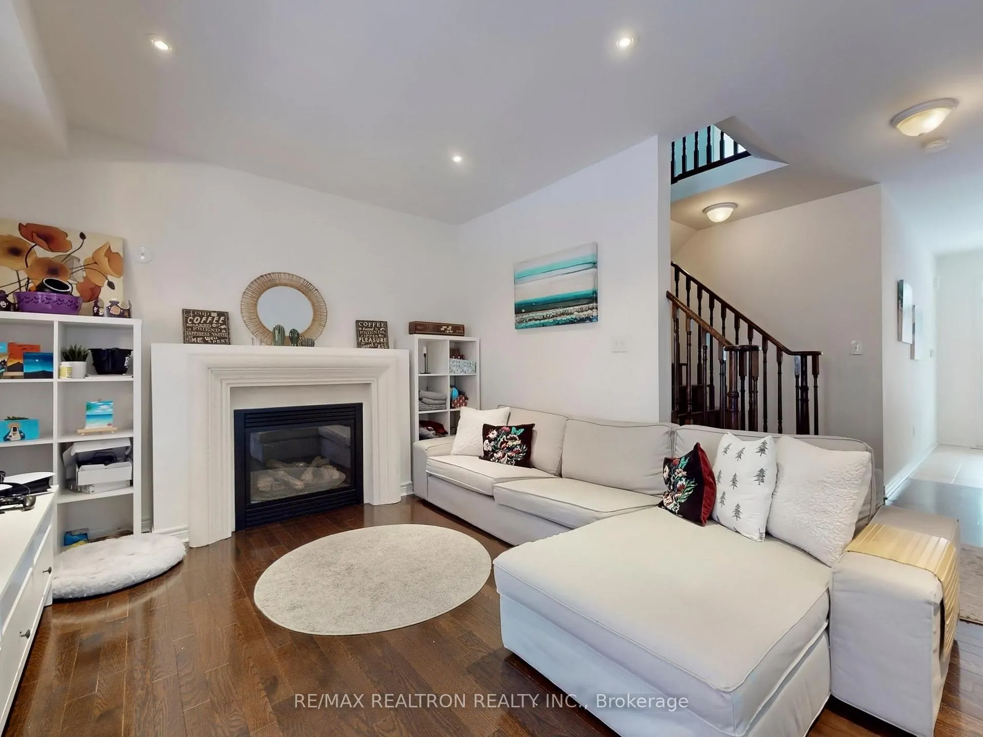 Photo 13 of 107 Boticelli Way, Vaughan, Vellore Village — HOMEH