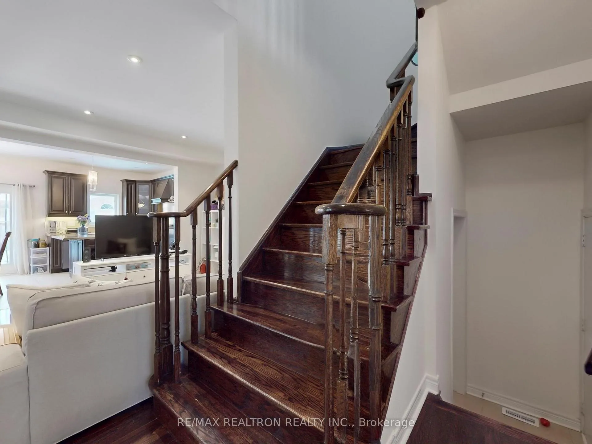 Photo 23 of 107 Boticelli Way, Vaughan, Vellore Village — HOMEH