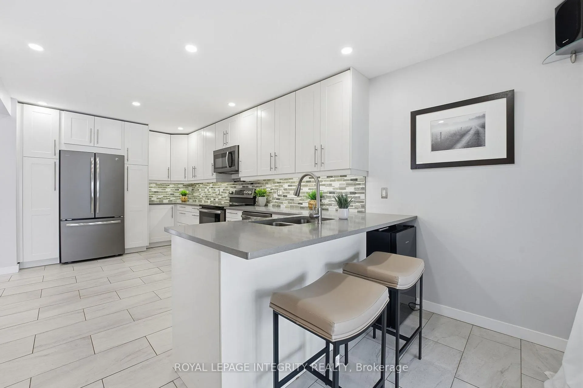 Photo 6 of 32 Acklam Terrace, Ottawa, Kanata - Morgan's Grant/South March — HOMEH