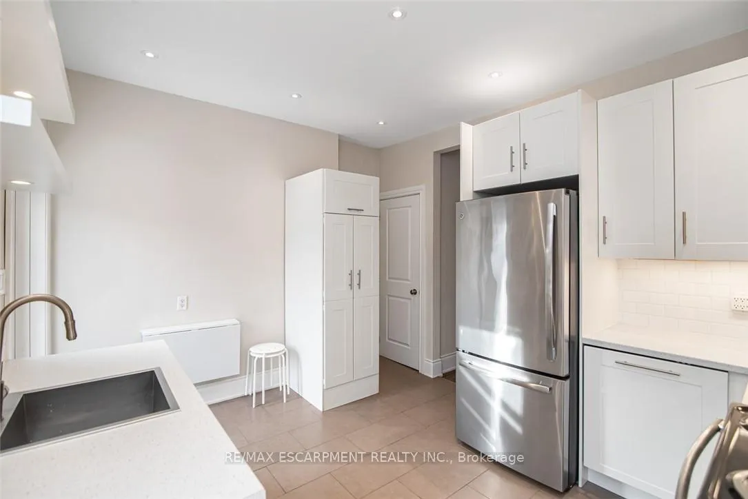 Photo 10 of 319 Hunter Street W, Hamilton, Kirkendall — HOMEH