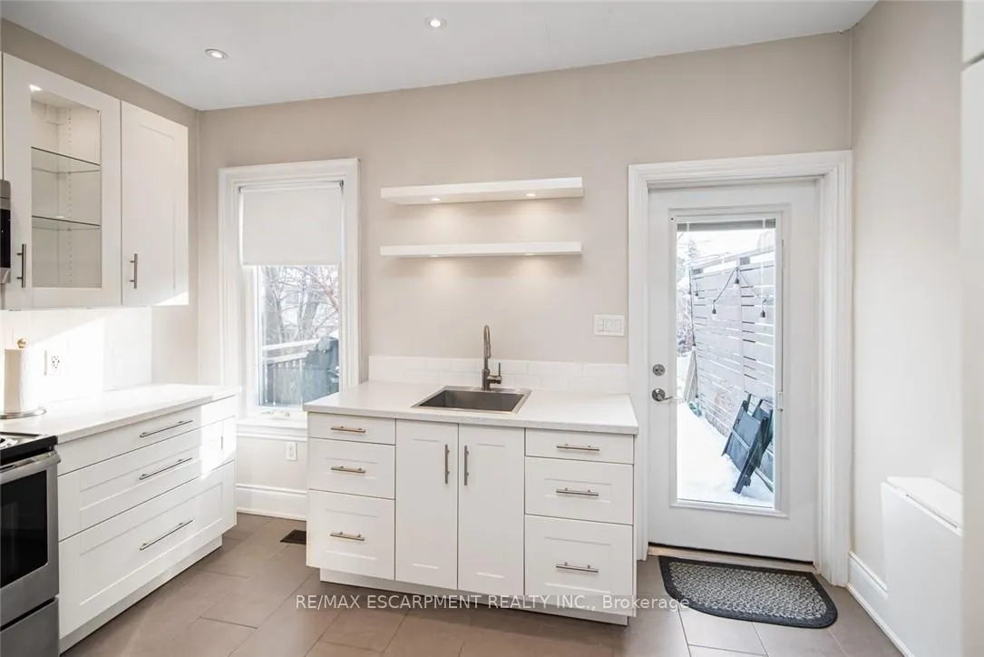 Photo 11 of 319 Hunter Street W, Hamilton, Kirkendall — HOMEH