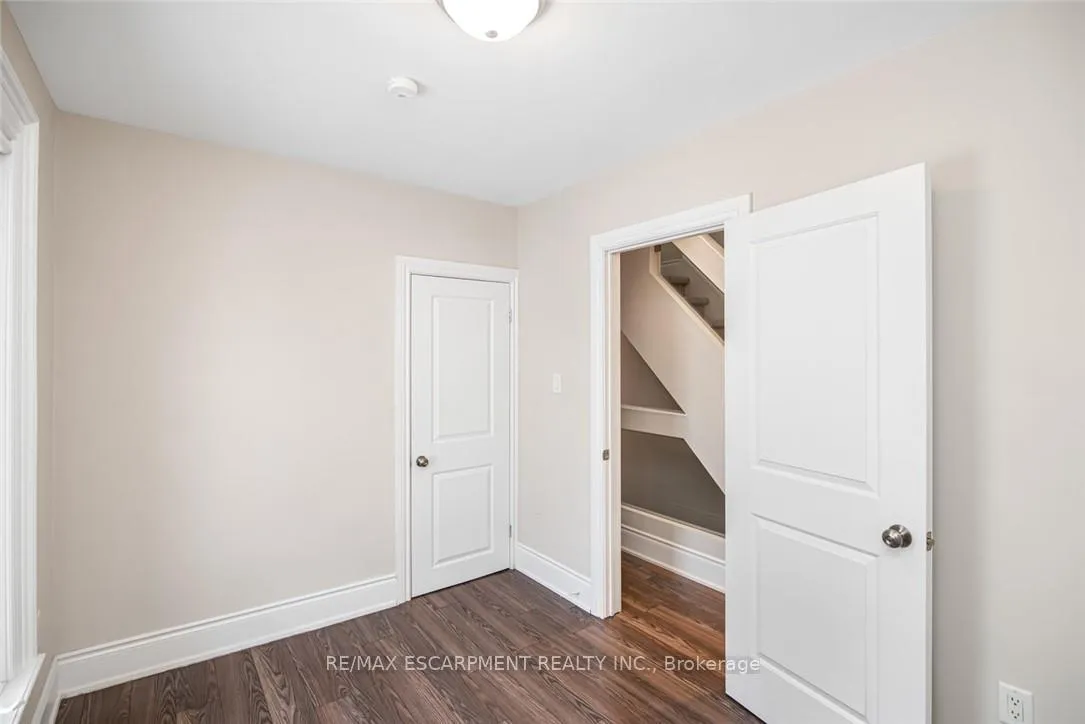 Photo 16 of 319 Hunter Street W, Hamilton, Kirkendall — HOMEH