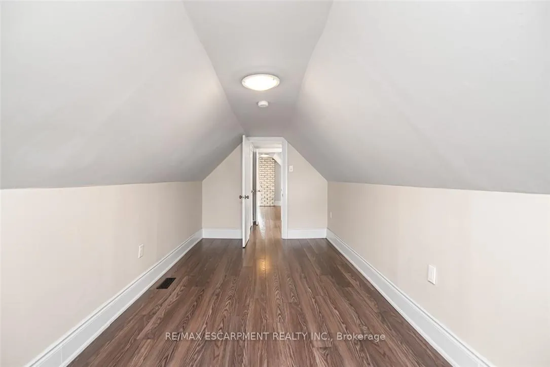 Photo 23 of 319 Hunter Street W, Hamilton, Kirkendall — HOMEH