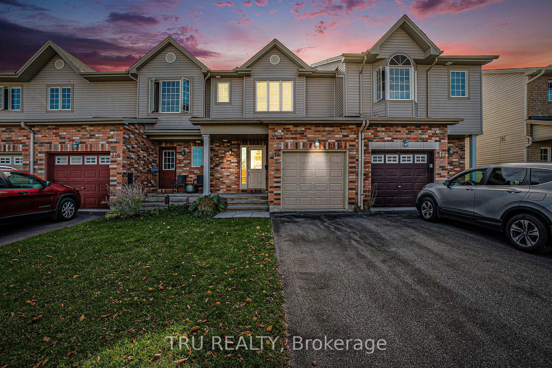 Photo 1 of 214 Arrita Street E, Ottawa, Kanata - Emerald Meadows/Trailwest — HOMEH