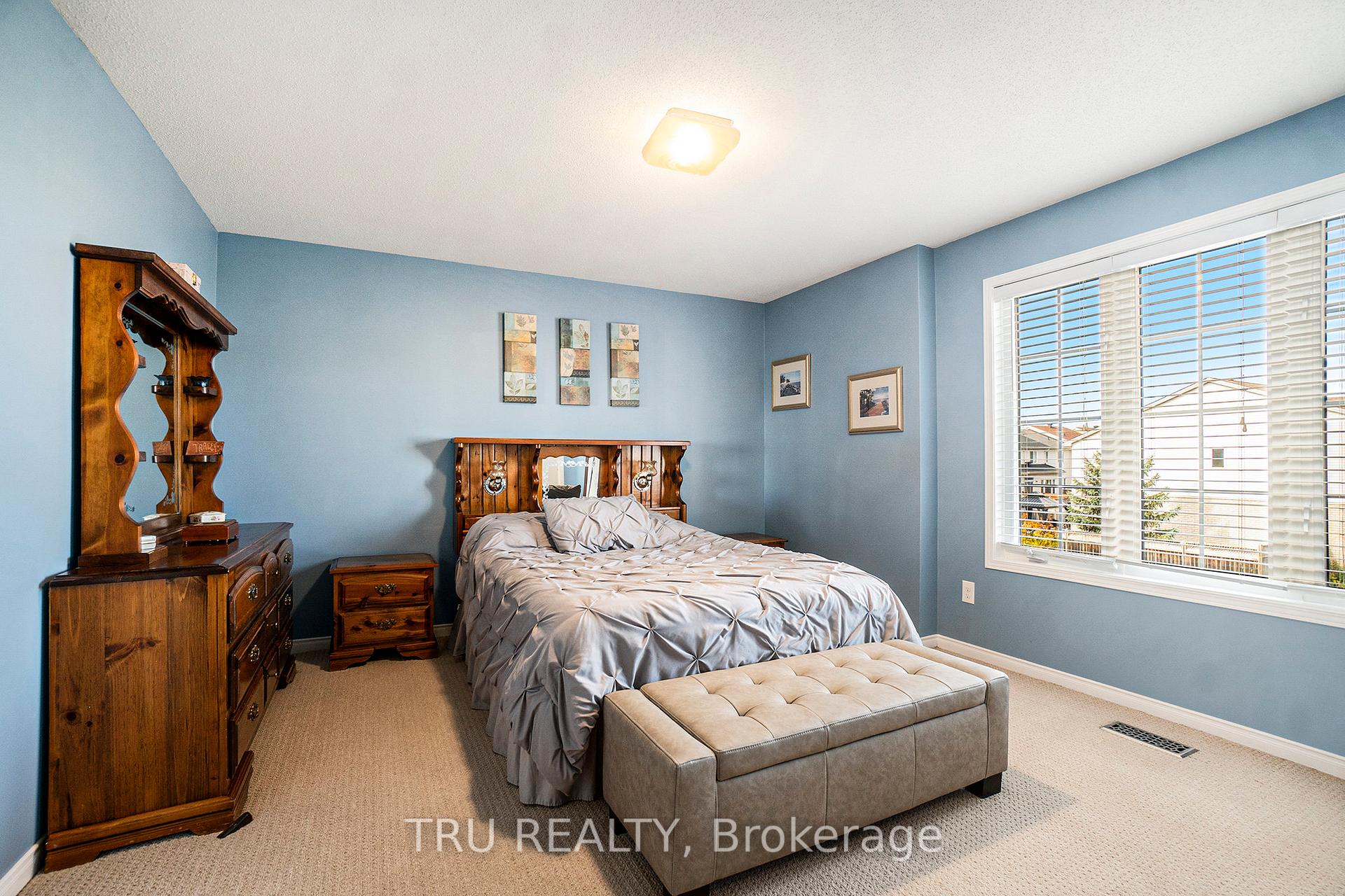 Photo 18 of 214 Arrita Street E, Ottawa, Kanata - Emerald Meadows/Trailwest — HOMEH