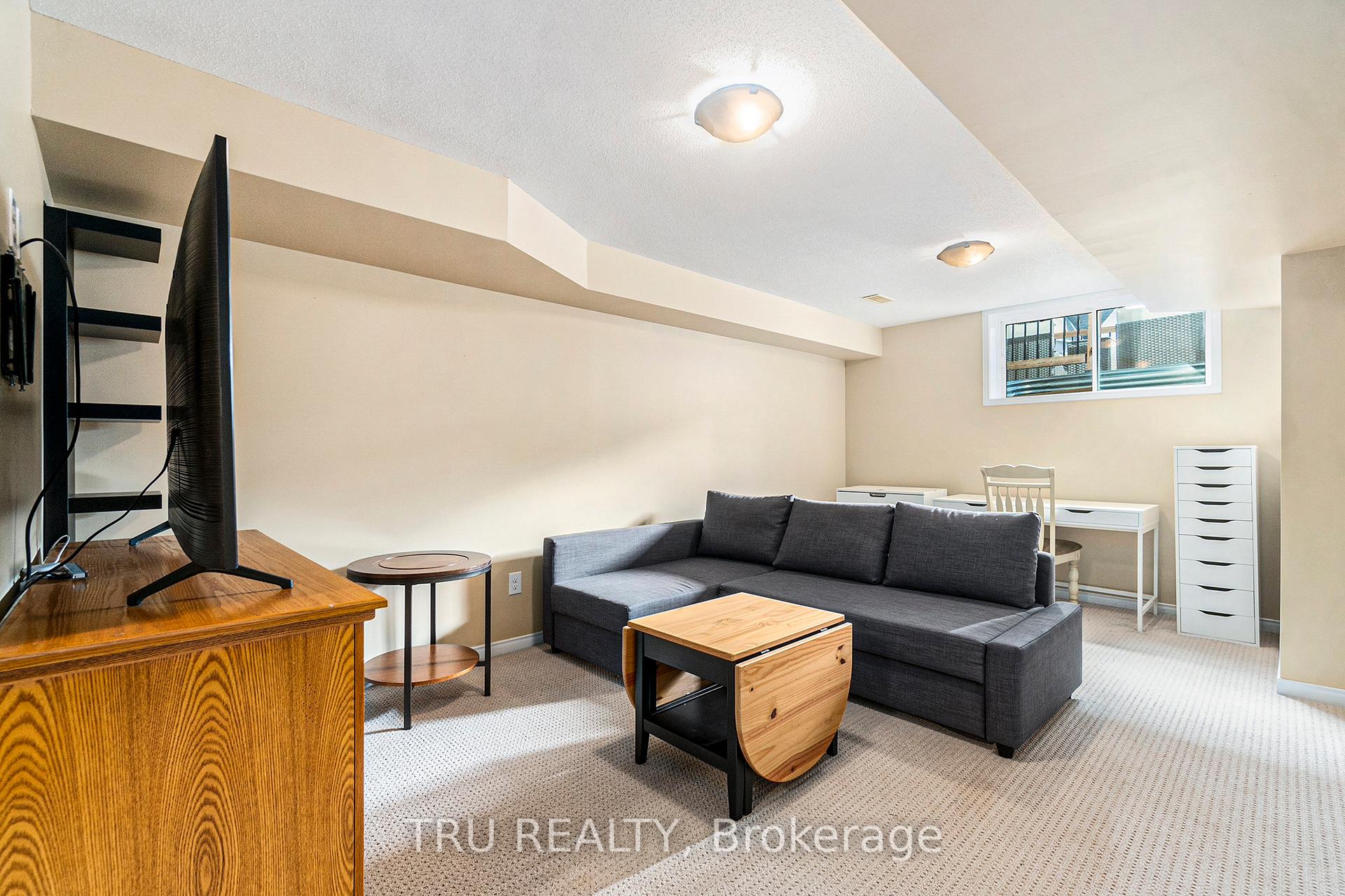 Photo 24 of 214 Arrita Street E, Ottawa, Kanata - Emerald Meadows/Trailwest — HOMEH