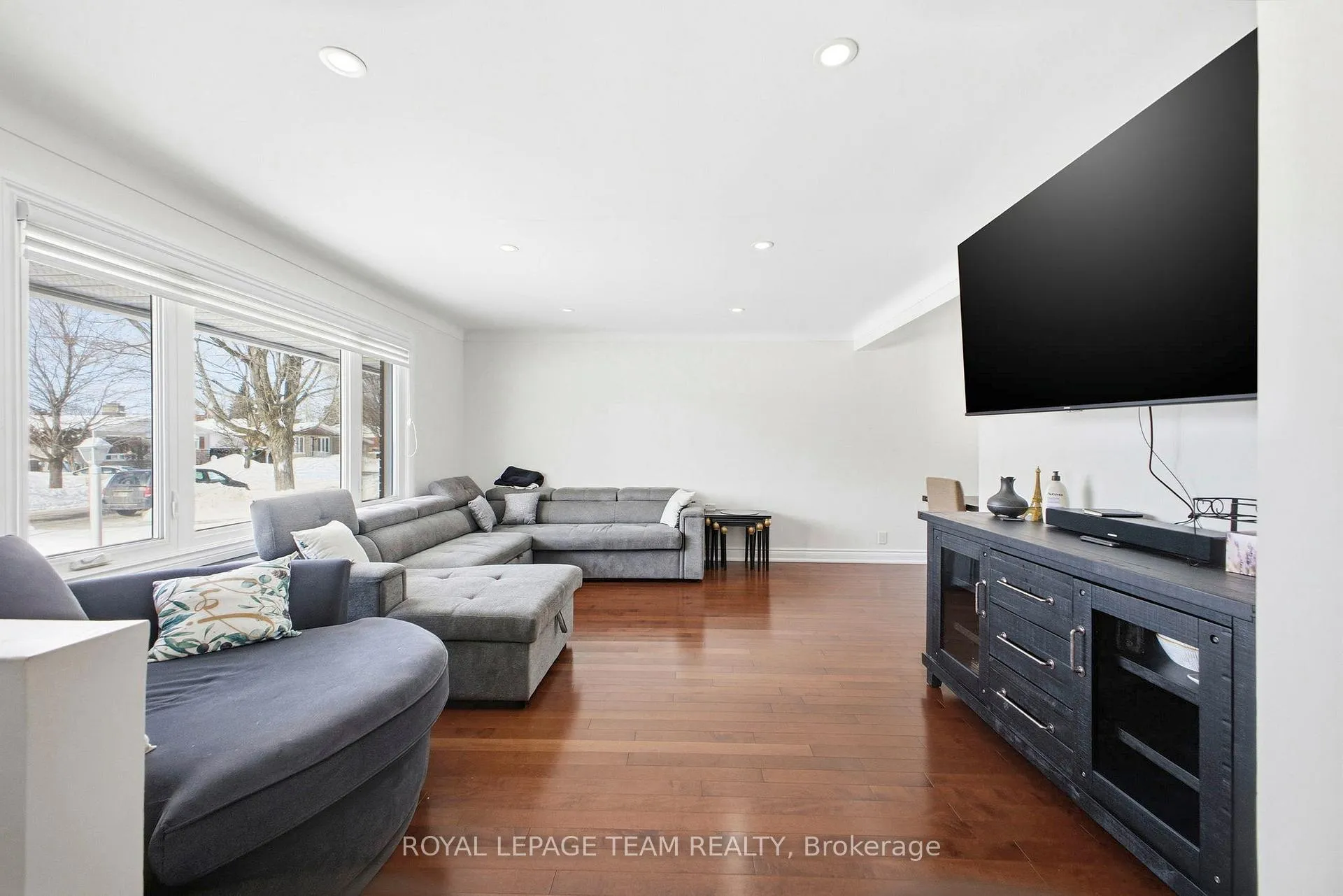 Photo 6 of 2171 Martha Avenue, Ottawa, Hawthorne Meadows — HOMEH
