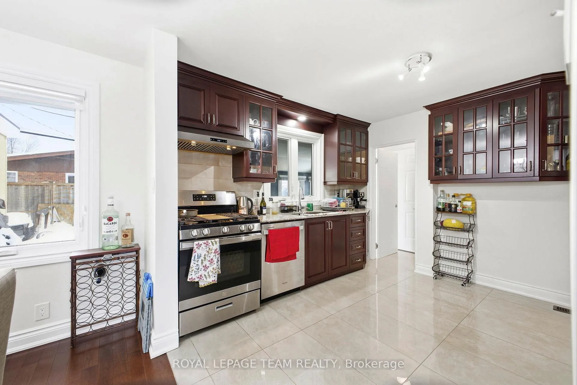 Photo 12 of 2171 Martha Avenue, Ottawa, Hawthorne Meadows — HOMEH