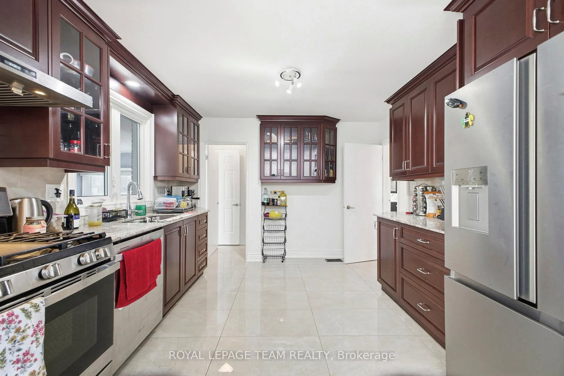Photo 14 of 2171 Martha Avenue, Ottawa, Hawthorne Meadows — HOMEH