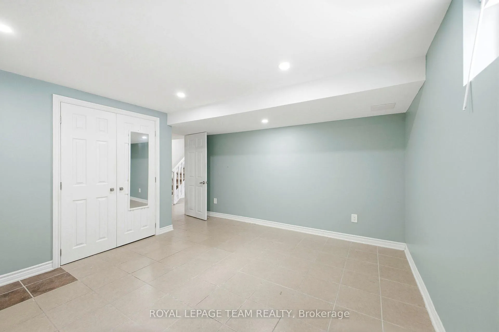 Photo 28 of 2171 Martha Avenue, Ottawa, Hawthorne Meadows — HOMEH