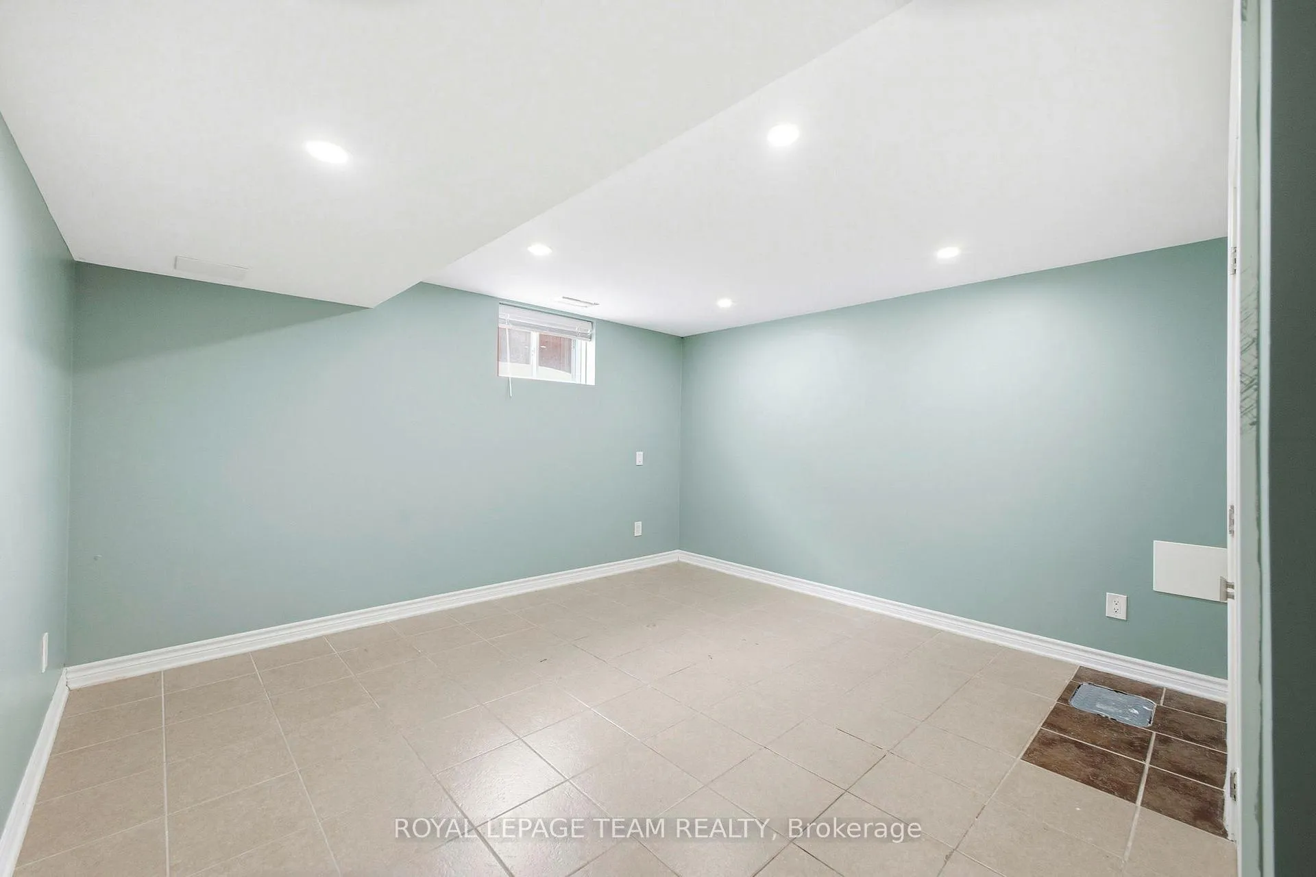 Photo 29 of 2171 Martha Avenue, Ottawa, Hawthorne Meadows — HOMEH