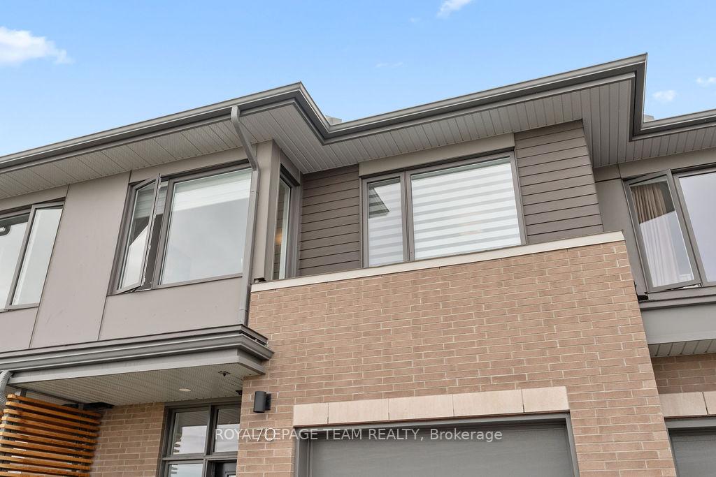 Photo 4 of 70 Michael Stoqua Street, Ottawa, CFB Rockcliffe and Area — HOMEH