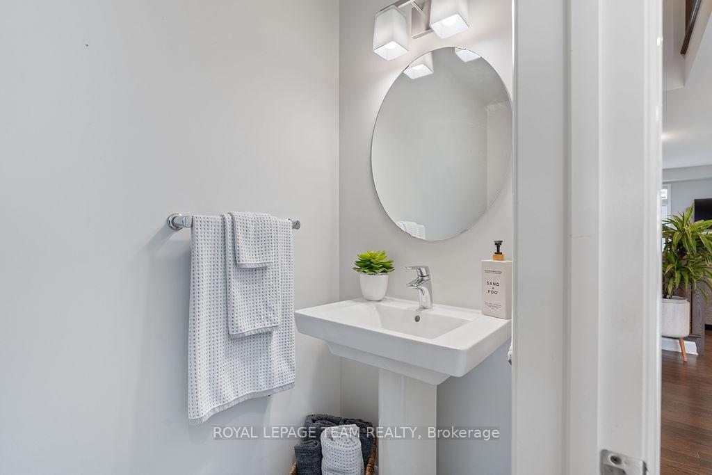Photo 7 of 70 Michael Stoqua Street, Ottawa, CFB Rockcliffe and Area — HOMEH