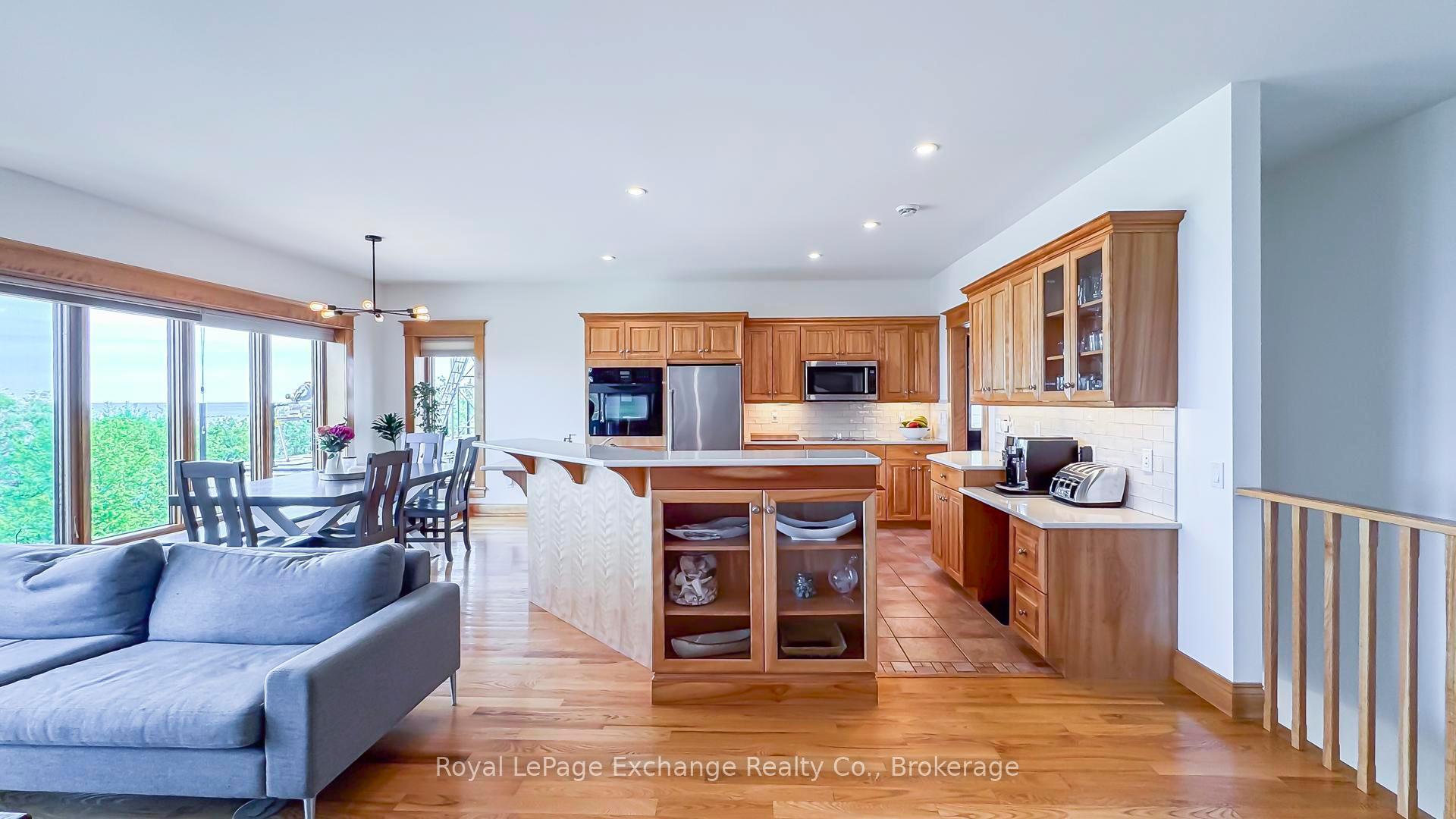 Photo 10 of 554 Huron Terrace, Kincardine — HOMEH