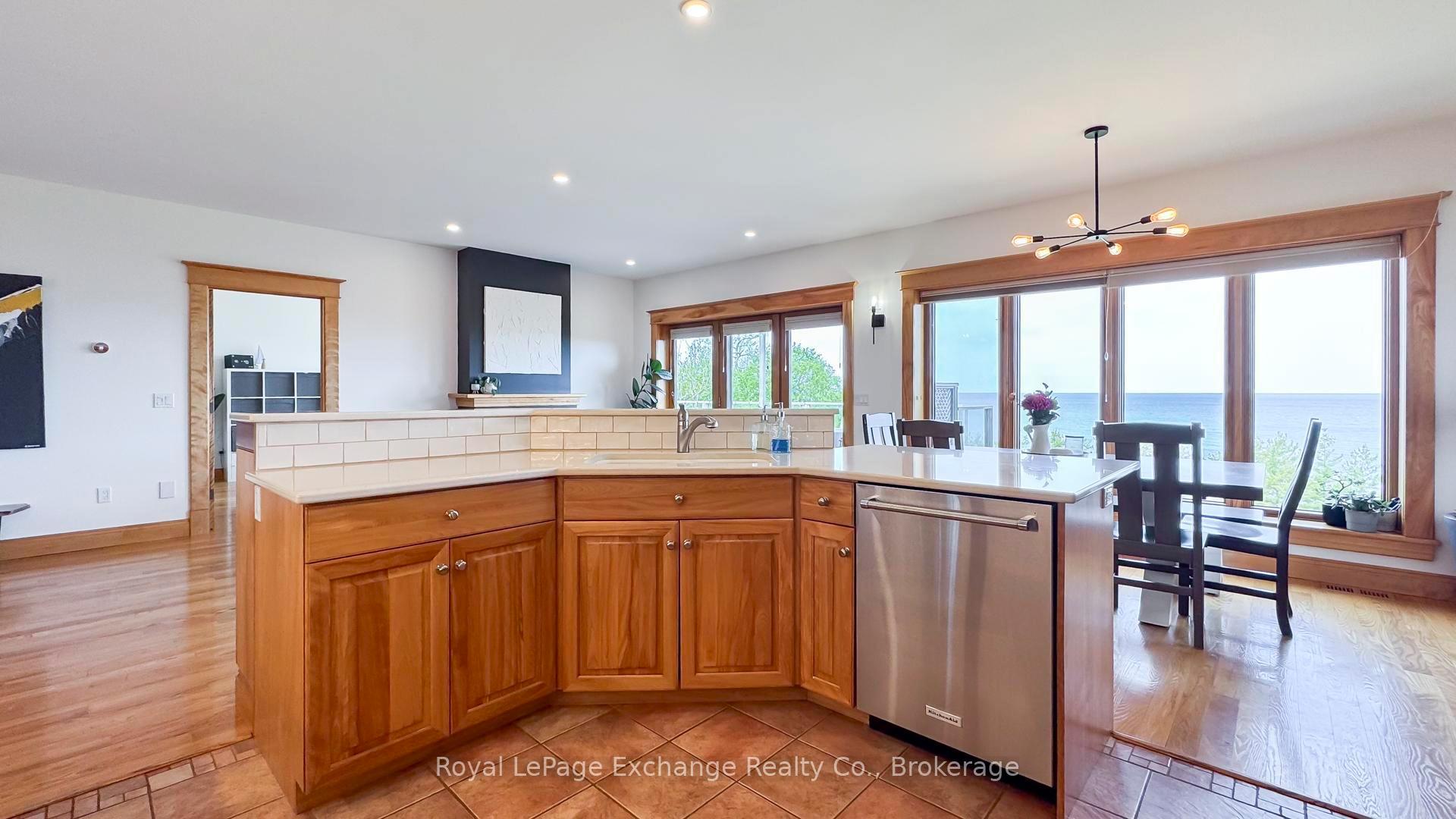 Photo 13 of 554 Huron Terrace, Kincardine — HOMEH