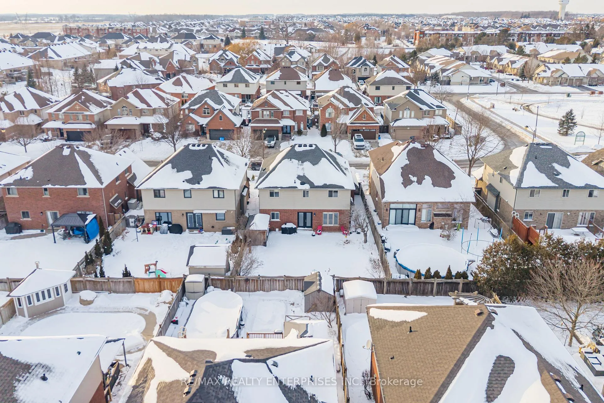 Photo 3 of 177 Southbrook Drive, Hamilton, Binbrook — HOMEH
