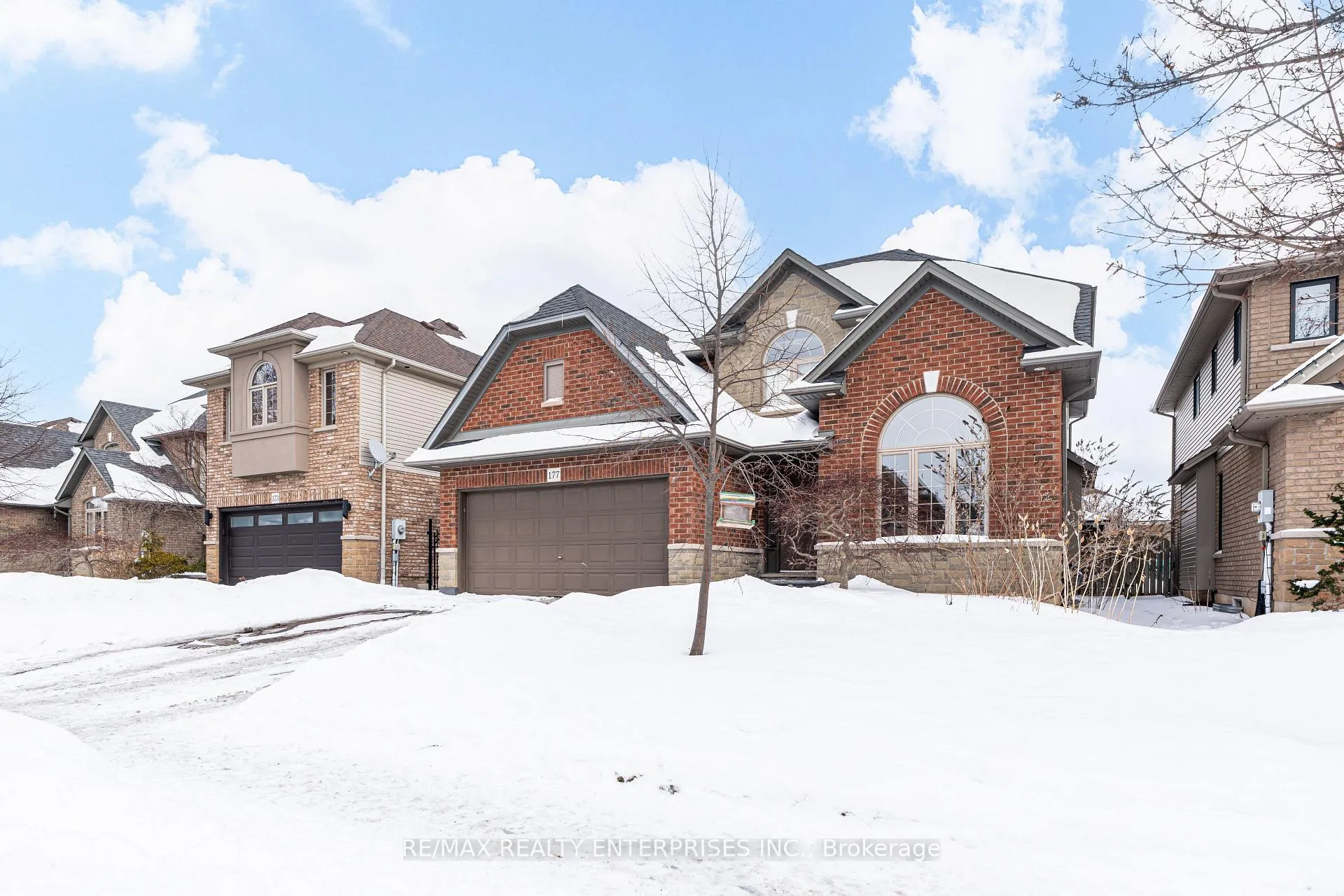 Photo 4 of 177 Southbrook Drive, Hamilton, Binbrook — HOMEH