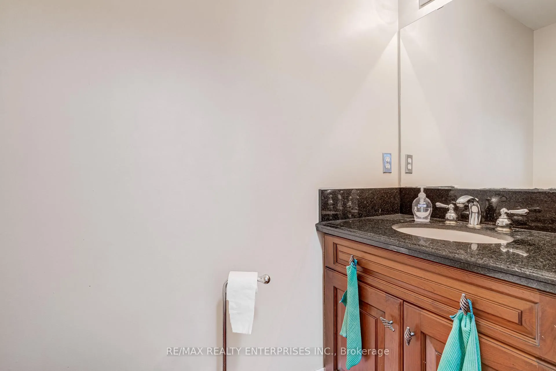 Photo 24 of 177 Southbrook Drive, Hamilton, Binbrook — HOMEH