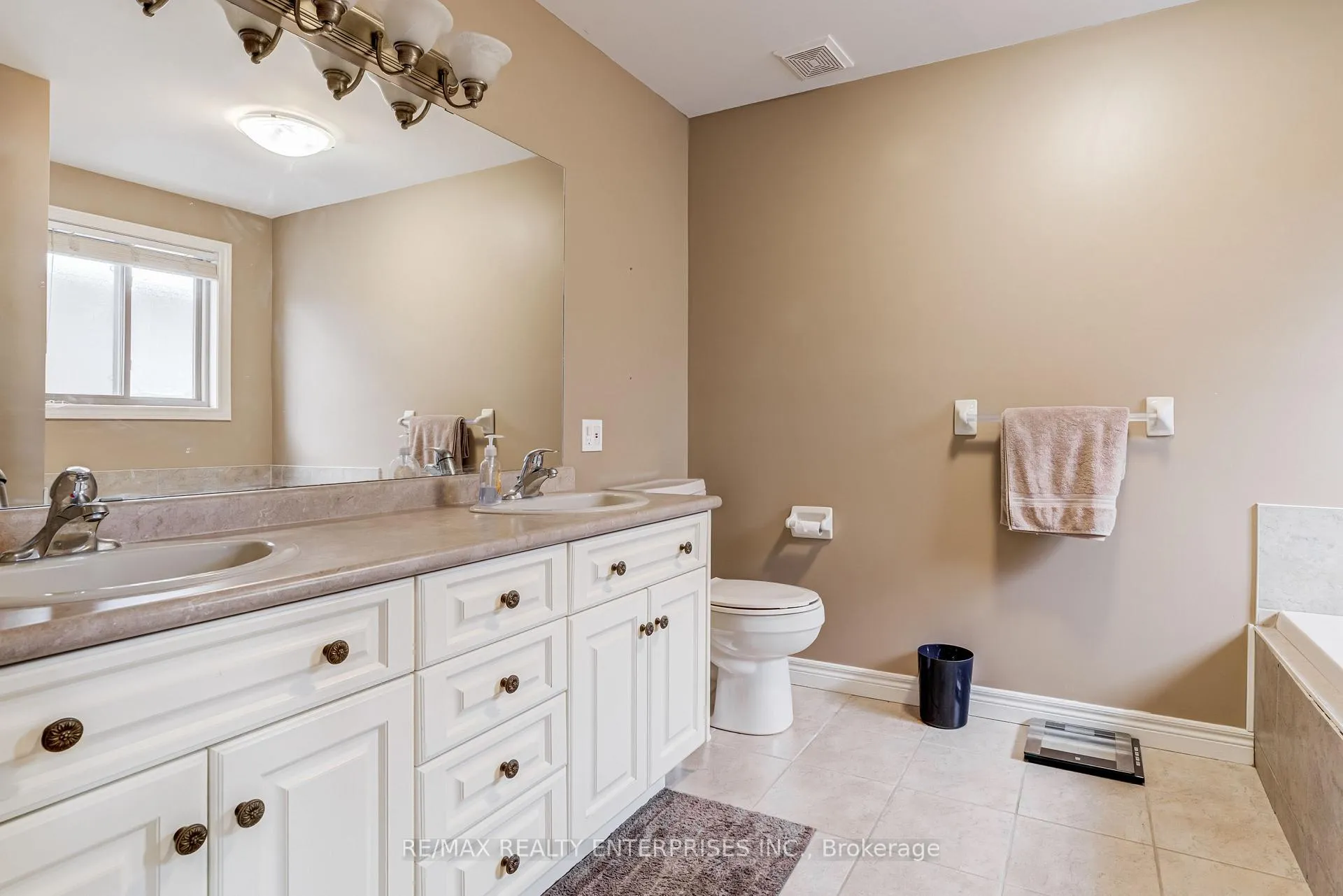 Photo 29 of 177 Southbrook Drive, Hamilton, Binbrook — HOMEH