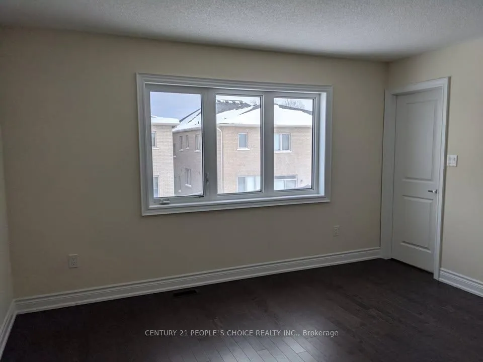 Photo 5 of Unit Upper, 368 Kirkham Drive, Markham, Cedarwood — HOMEH