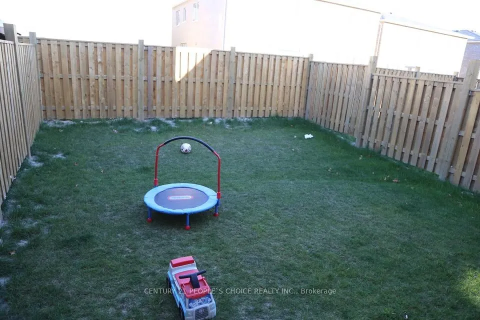 Photo 7 of Unit Upper, 368 Kirkham Drive, Markham, Cedarwood — HOMEH