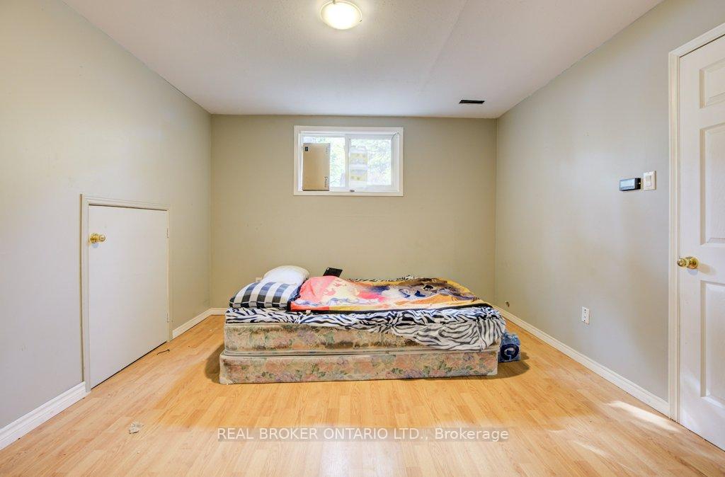 Photo 5 of 7 Folkstone Crescent, Kitchener — HOMEH
