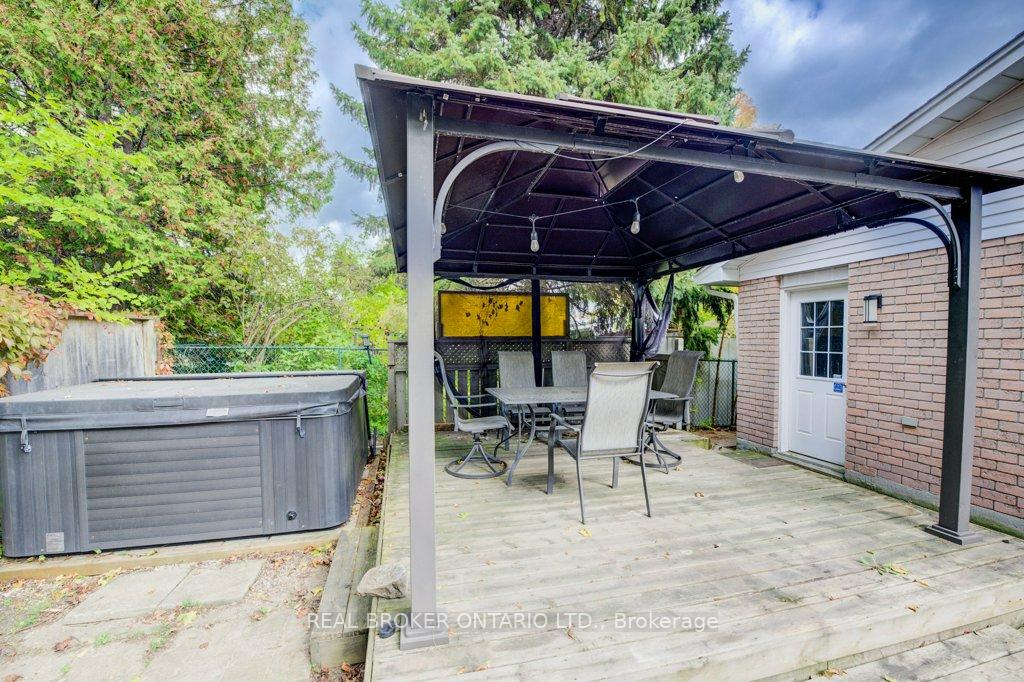 Photo 10 of 7 Folkstone Crescent, Kitchener — HOMEH