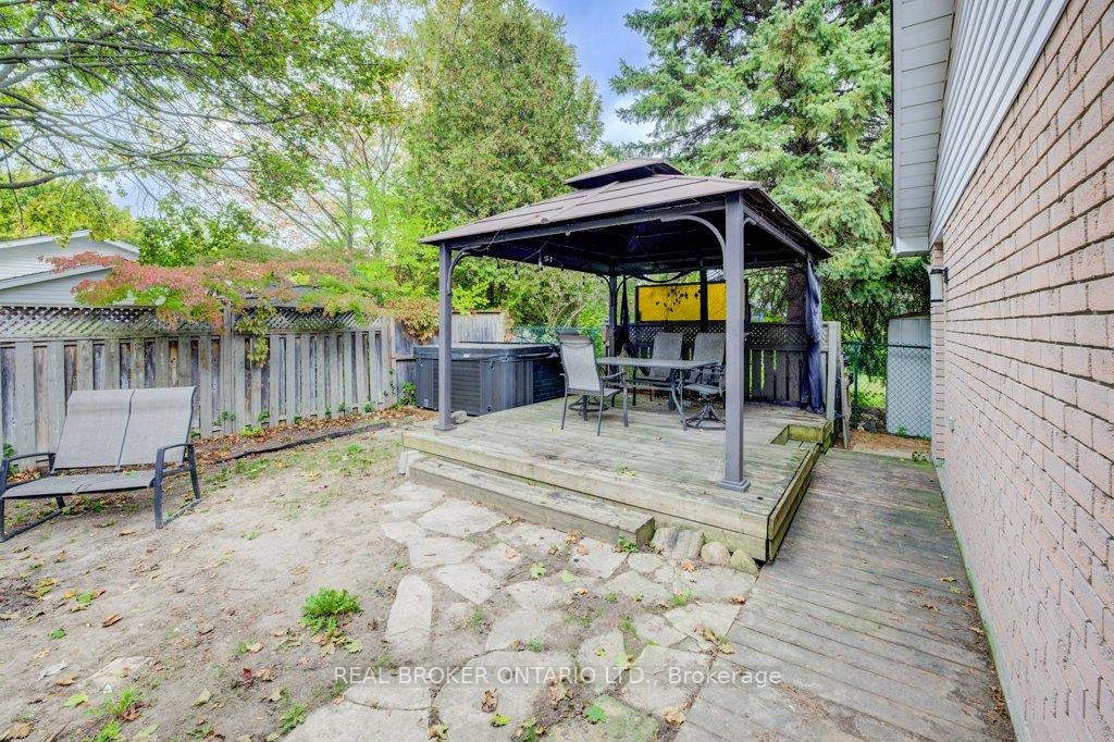 Photo 13 of 7 Folkstone Crescent, Kitchener — HOMEH