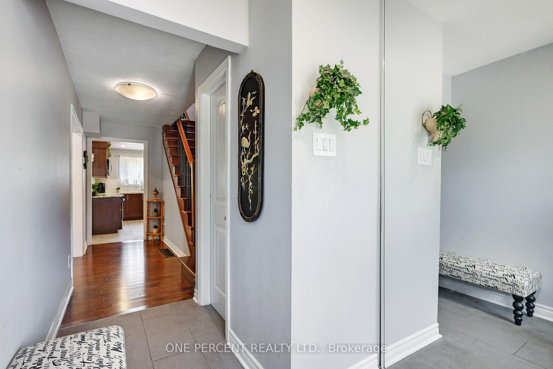 Photo 4 of 906 Cahill Drive W, Ottawa, Hunt Club — HOMEH